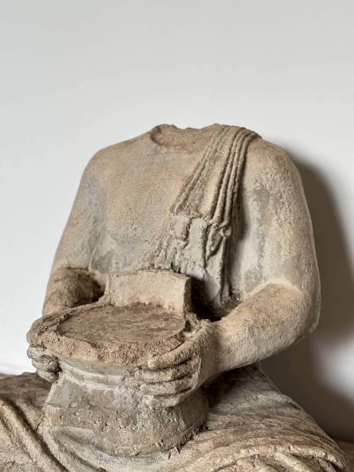 Bouddha acéphale en pierre XXe