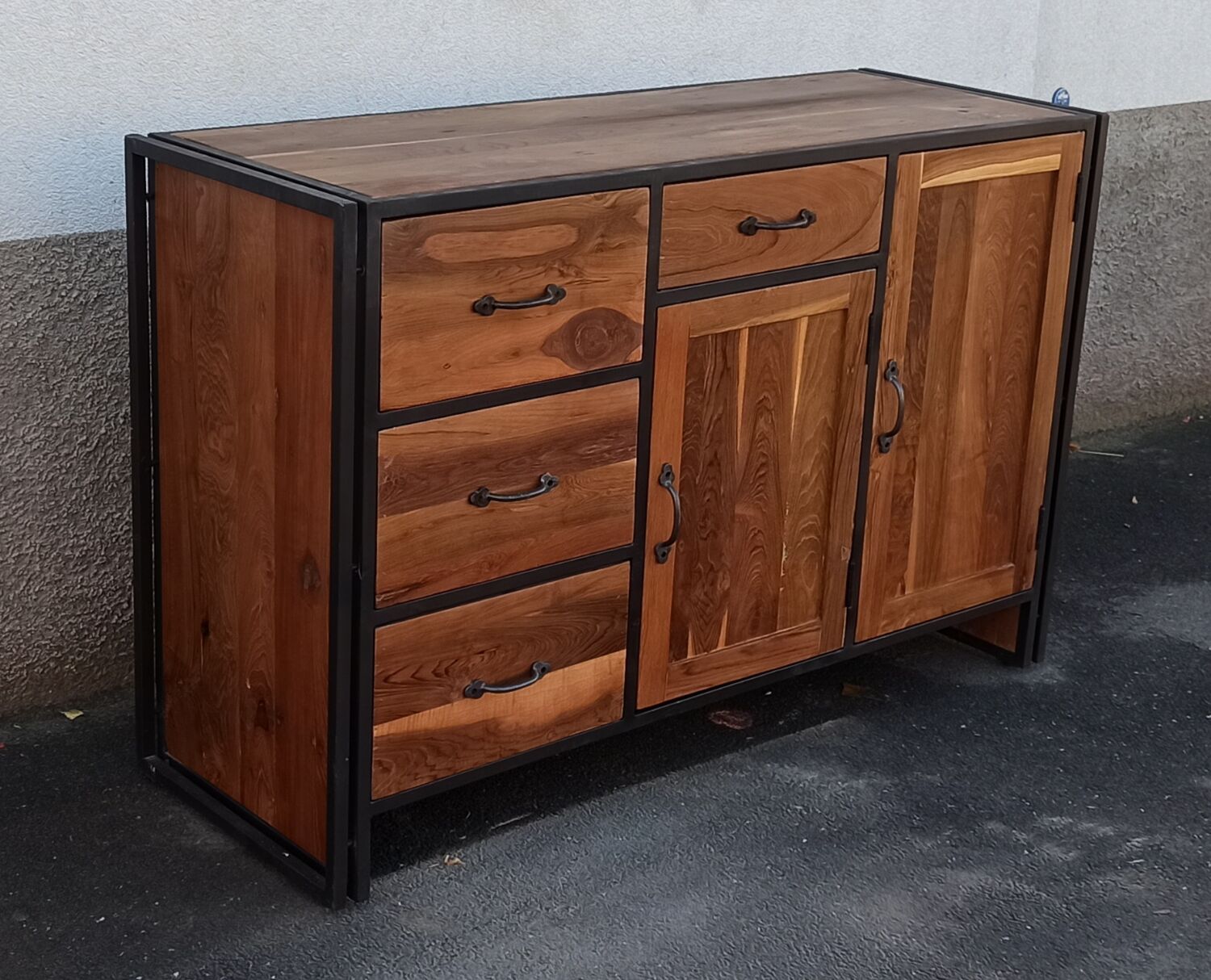 Buffet en bois et métal