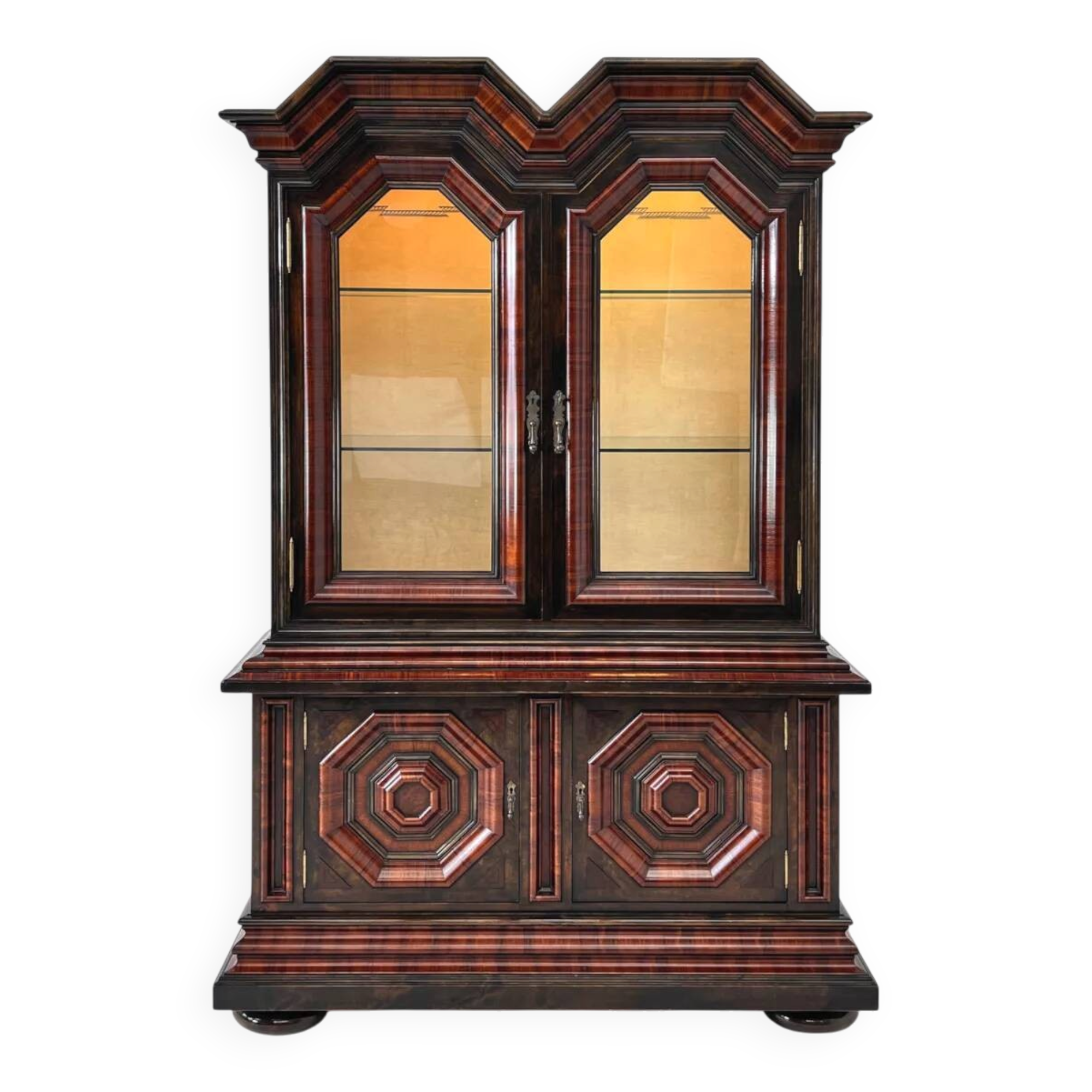 Antique display cabinet in wood, bevelled glass and velvet.