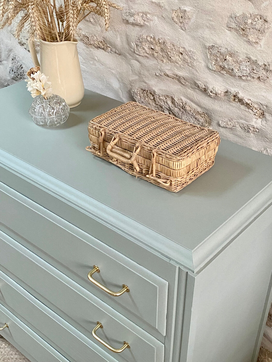 Compass feet chest of drawers