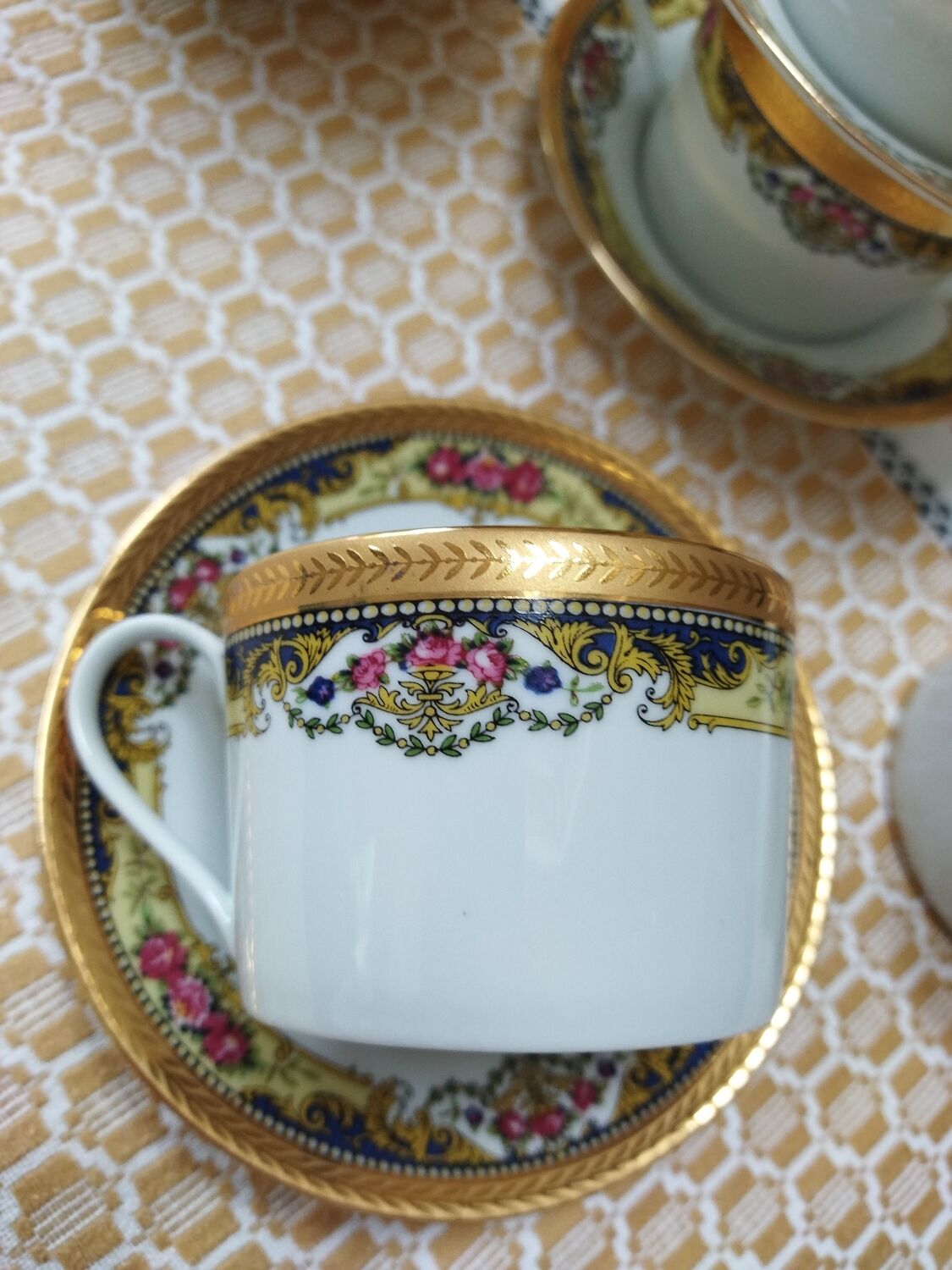 Tasses et sucrier porcelaine Limoges