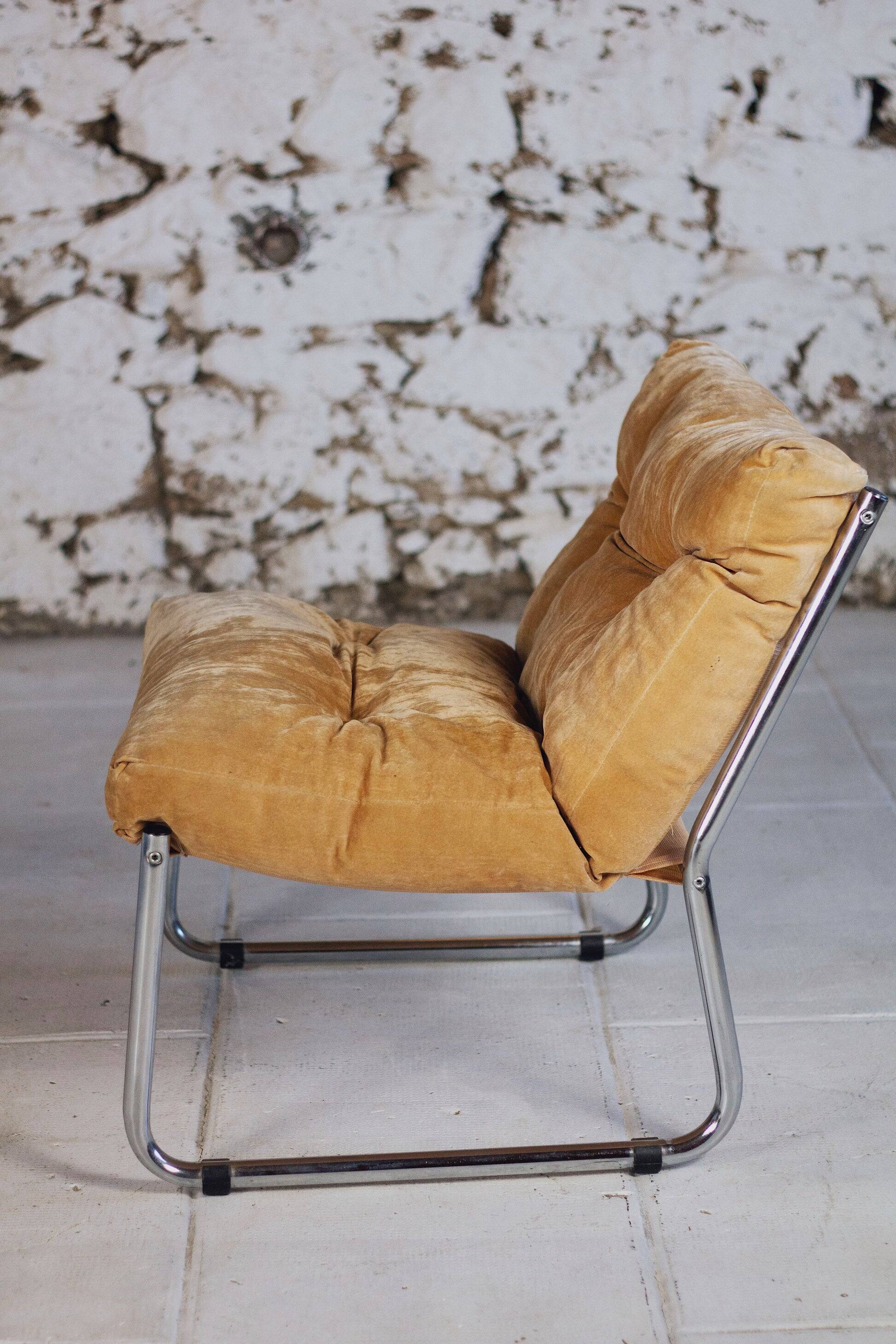 Vintage "Pixi" style armchair in velvet and chrome, 1970