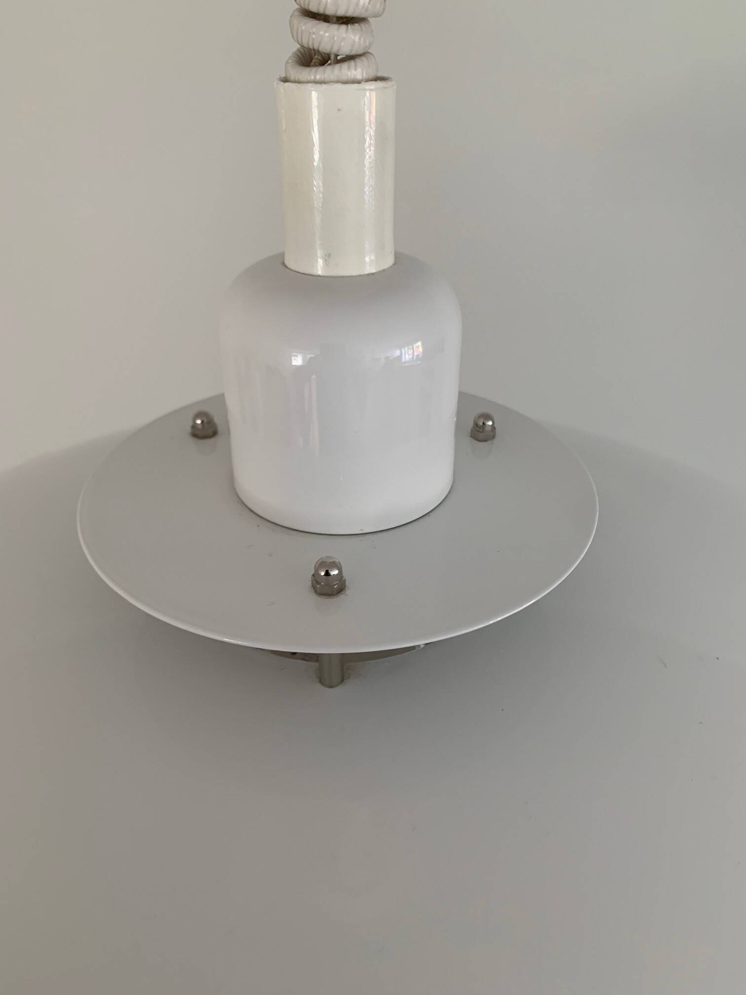 Suspension extensible métal blanc laqué, suède années 70/80