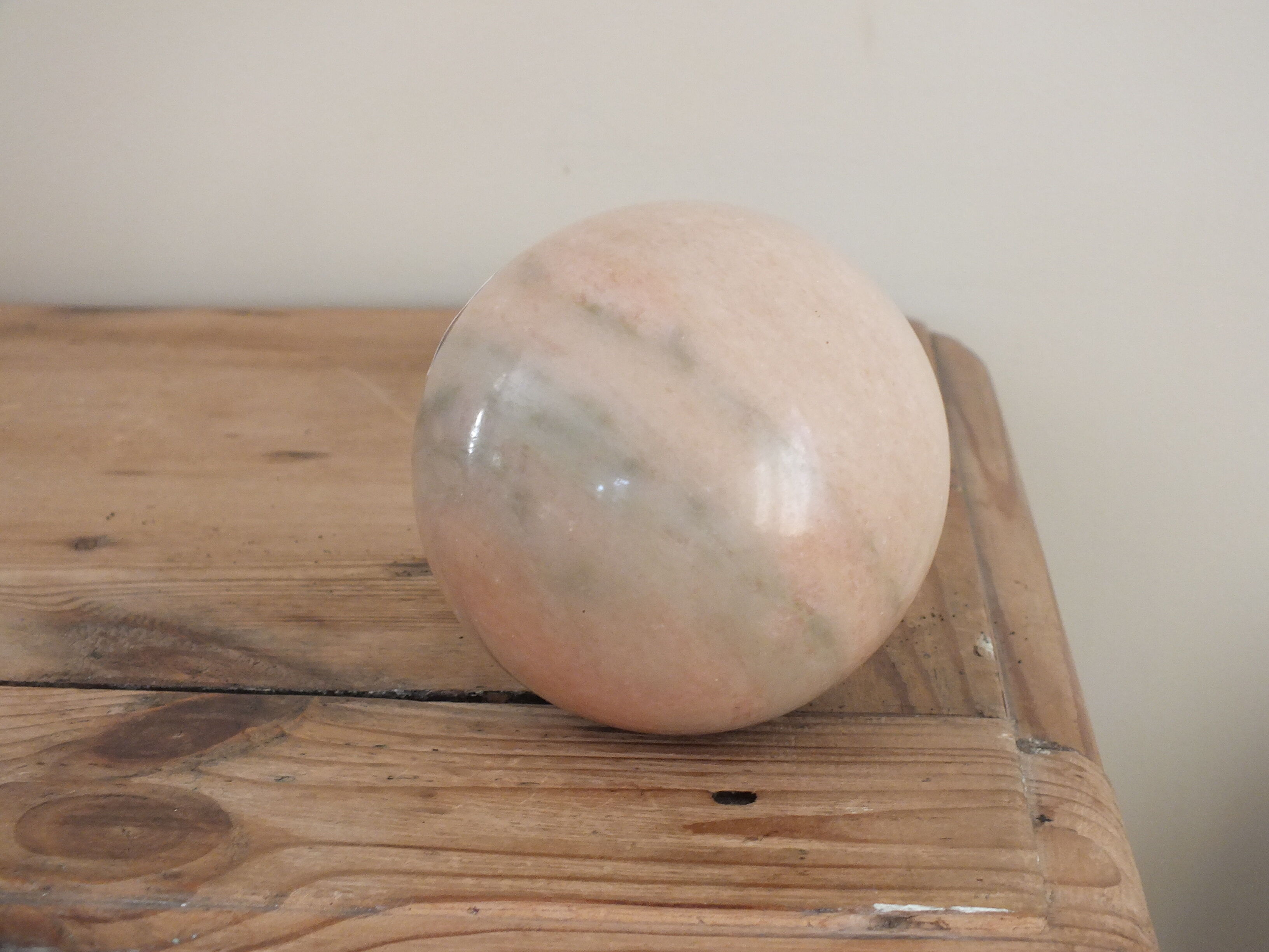 Boule ou sphère minérale décorative en marbre n°7