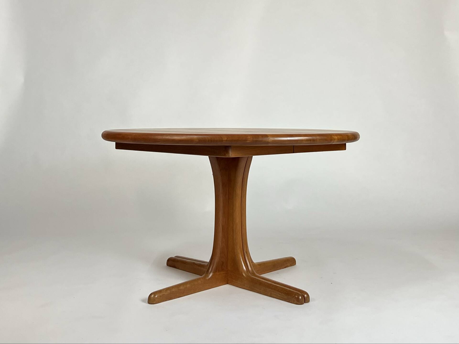 Vintage round teak dining table solid wood danish design 70s