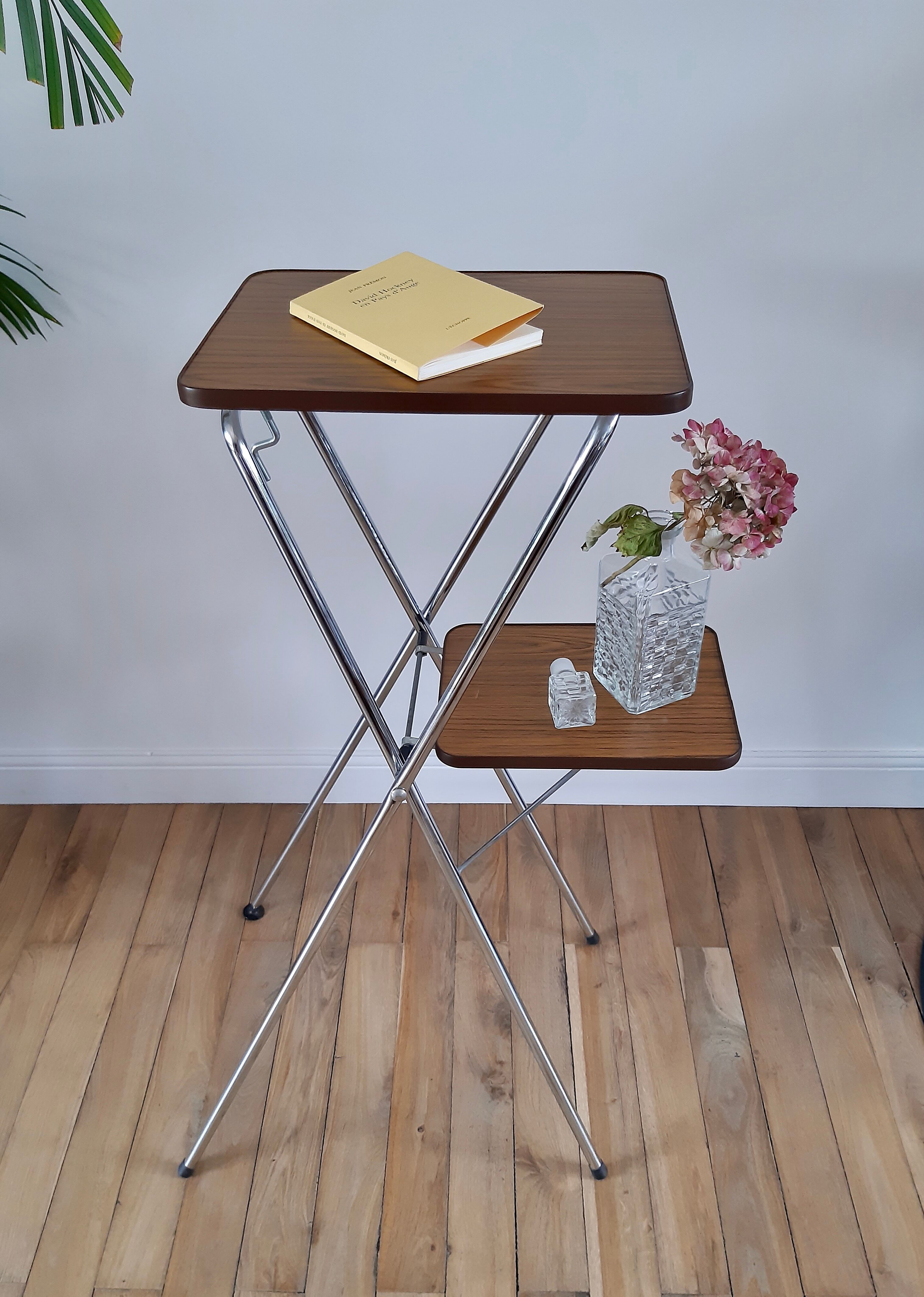Side table / formica plant door