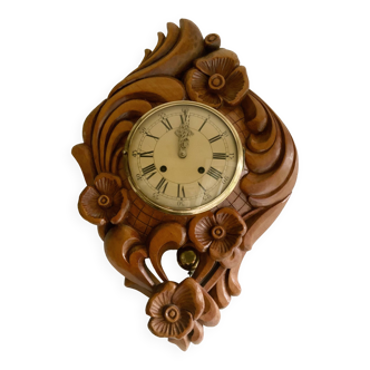 Horloge murale rococo sculptée vintage milieu du 20e siècle, Allemagne