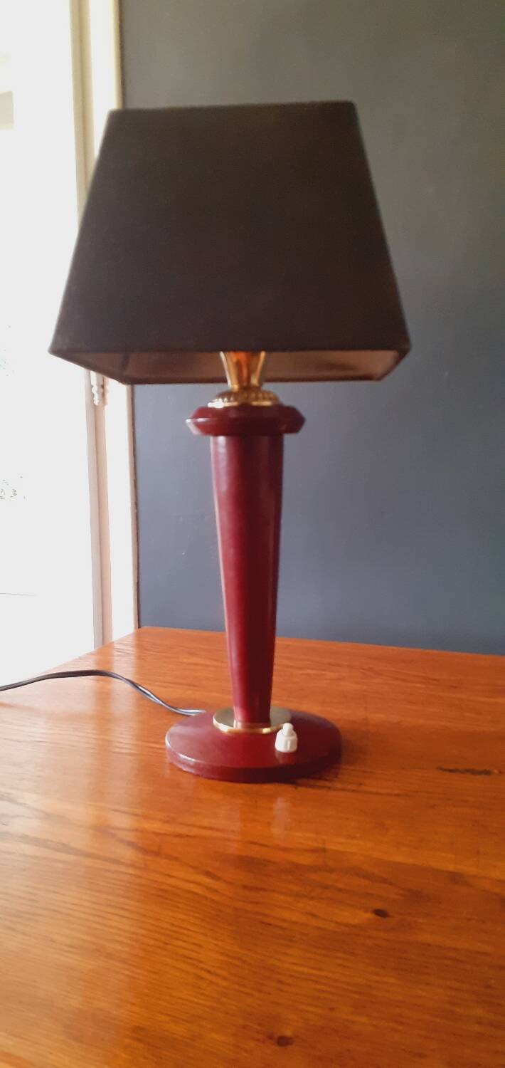Lamp from the 40s/50s by Maison Lancel, covered in Bordeaux leather