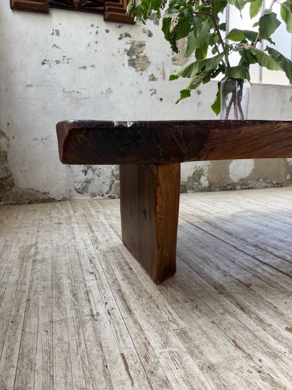 Table basse brutaliste artisanale 1950