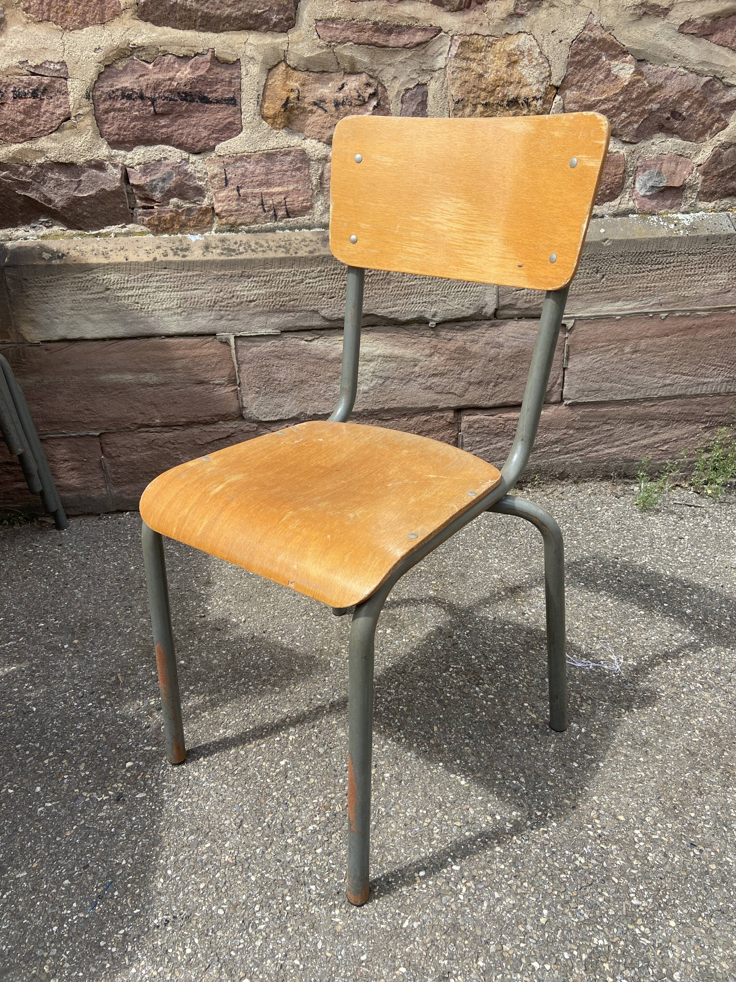 Lot 100 school chairs mullca