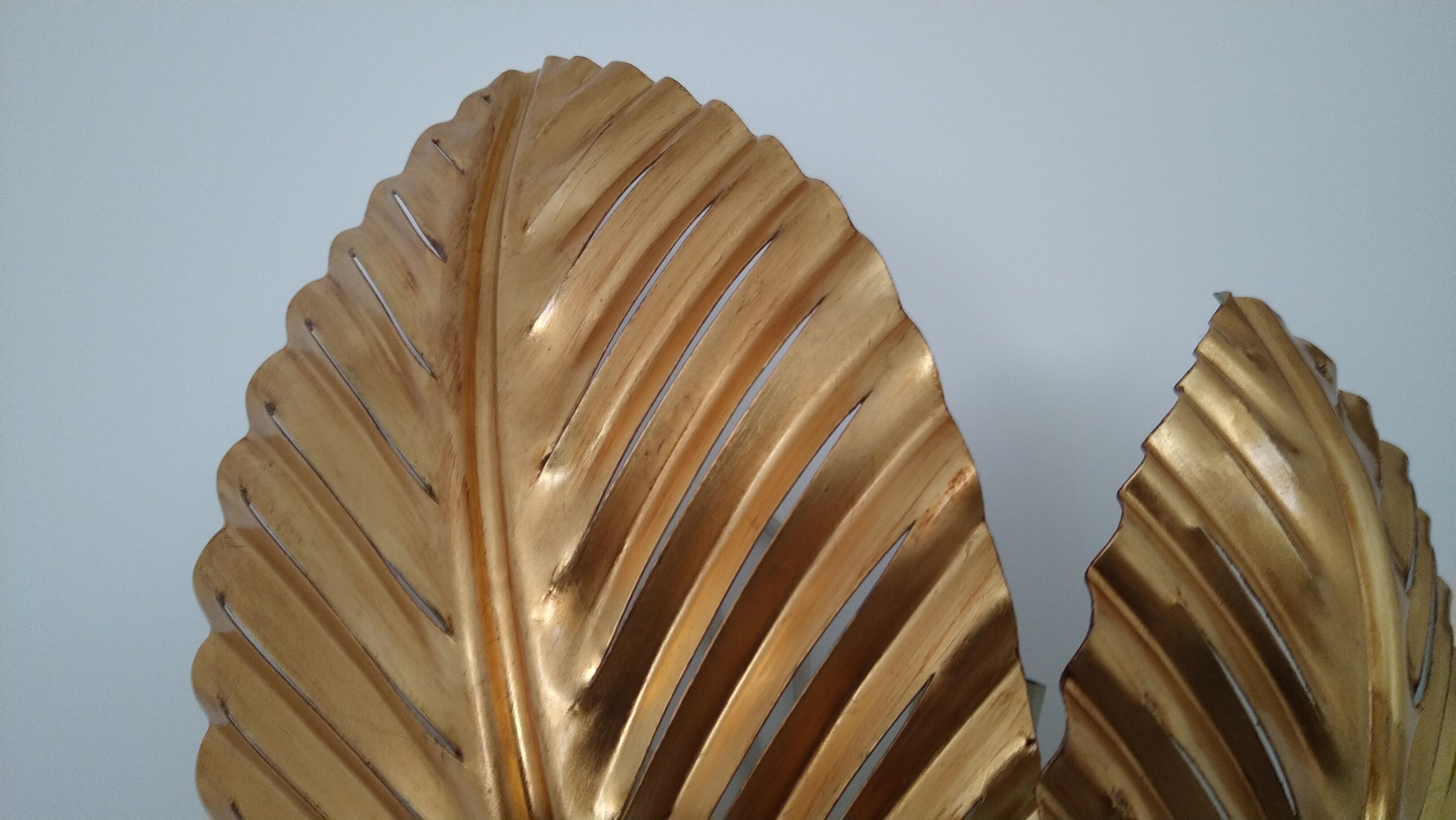 Palm leaves sconce