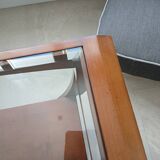 Pedestal table