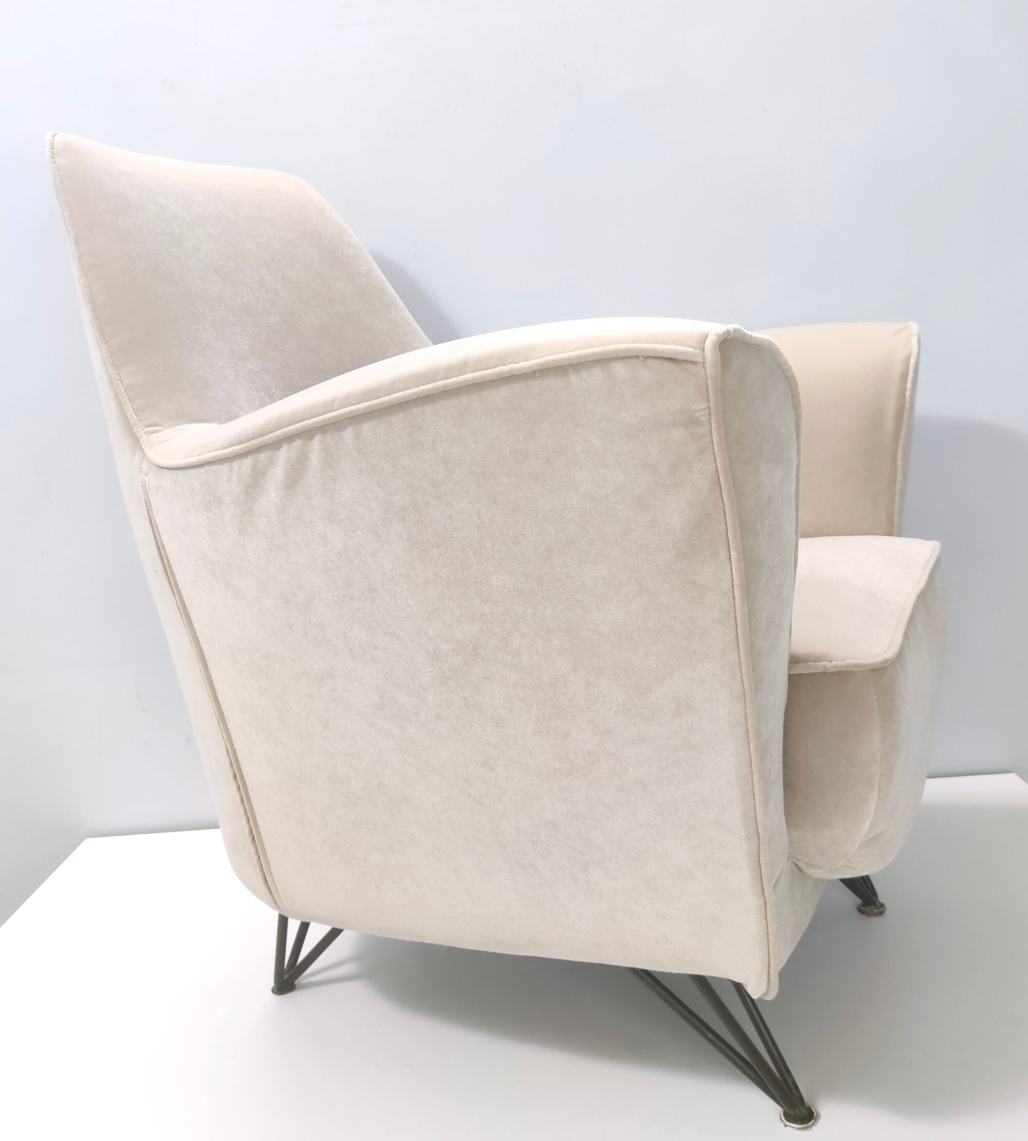 Vintage ivory fabric armchair, Italy