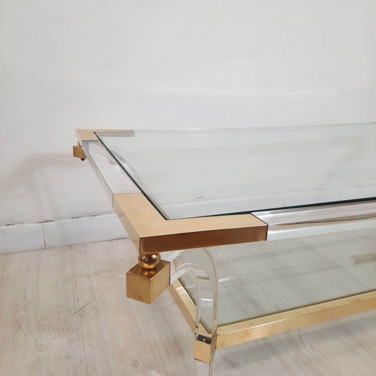 Square coffee table in brass, lucite and glass hollywood regency