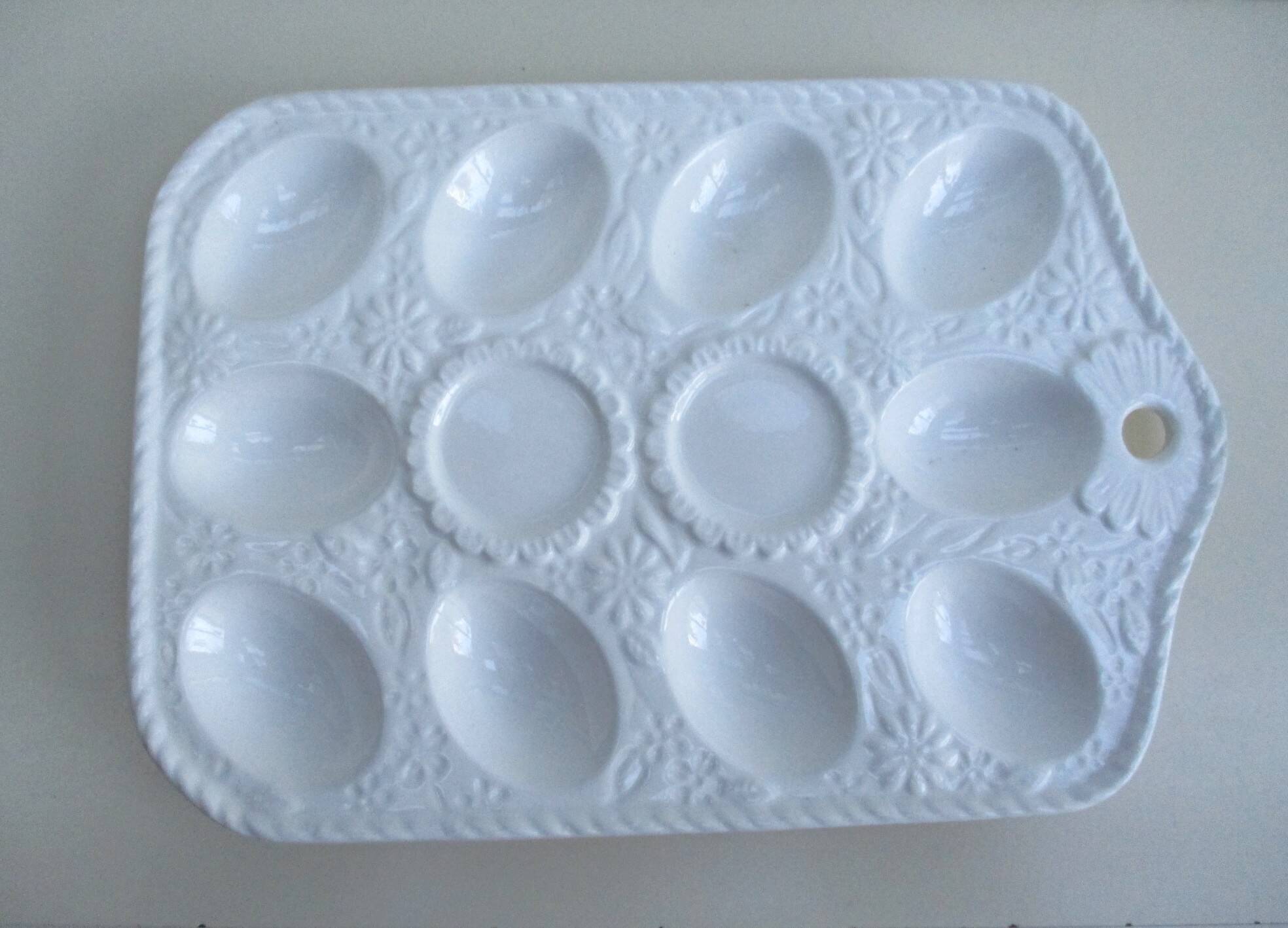 Egg dish, for presentation