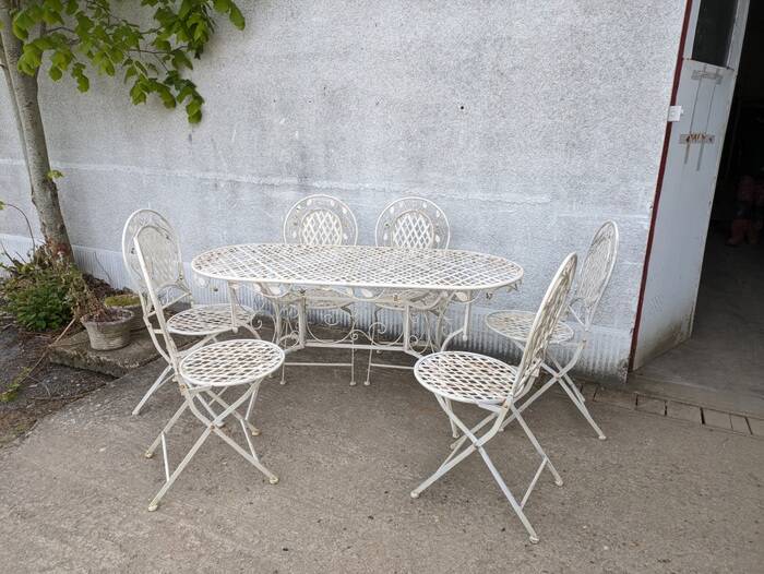 white wrought iron garden furniture