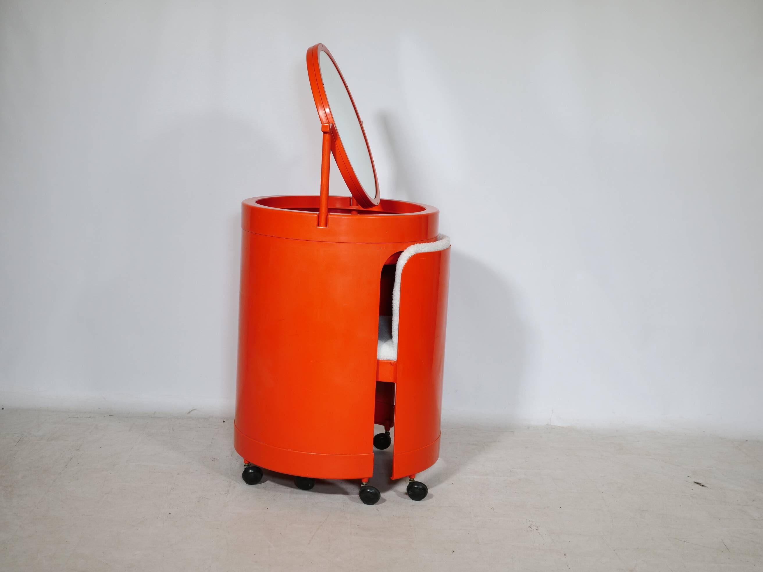 Vanity Table in Plastic by Studio Kastilia for Fanini Fain S.P.A., 1970s