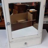Armoire a pharmacie