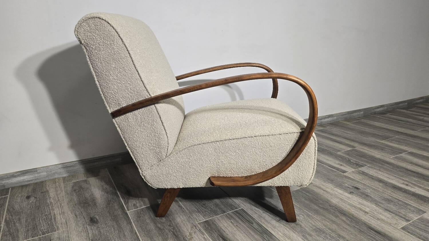 Art Deco Lounge Chair by Jindrich Halabala