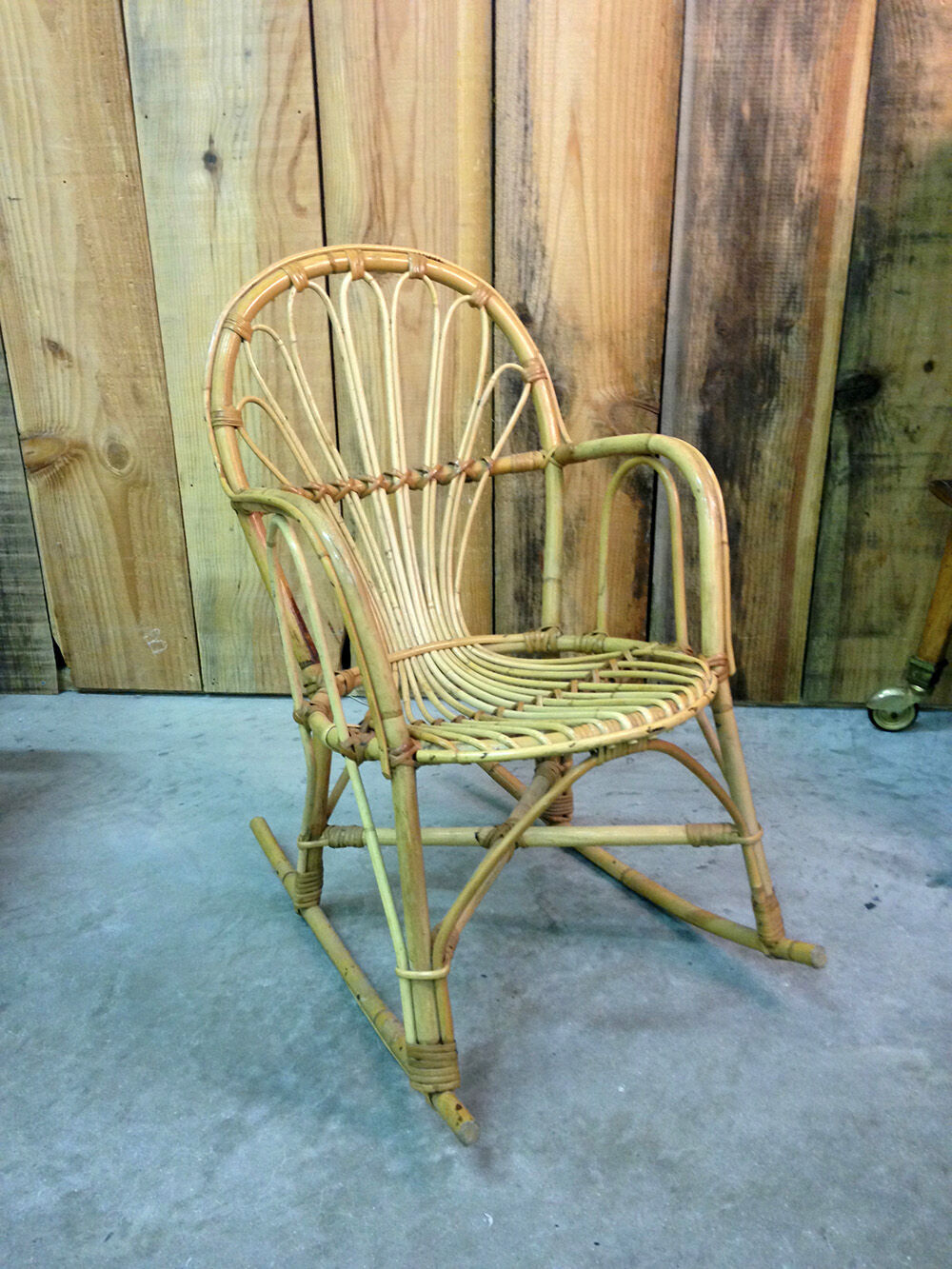 Rocking chair child vintage rattan