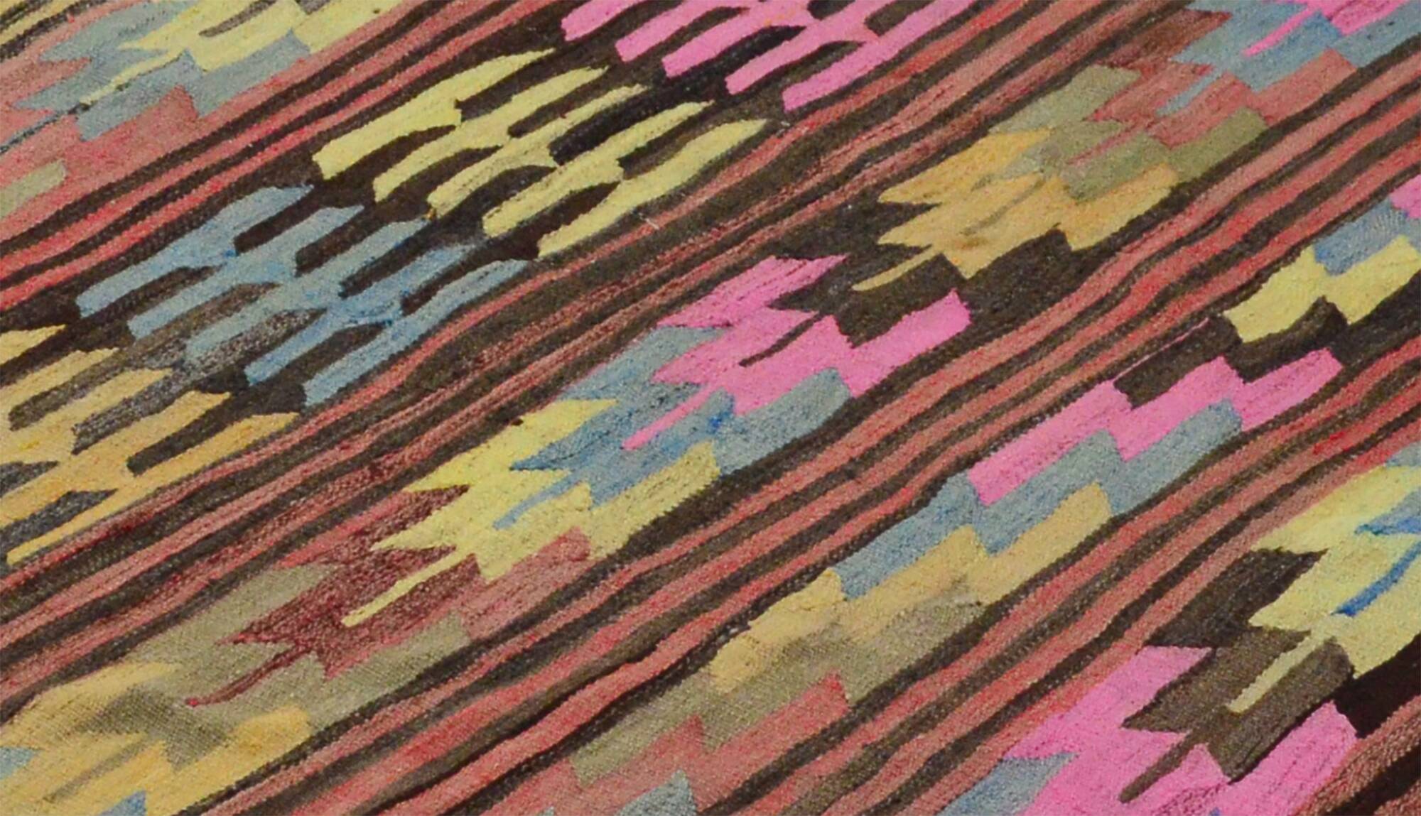 Handwoven Vintage Rug – Natural and Elegant 166x 268 cm