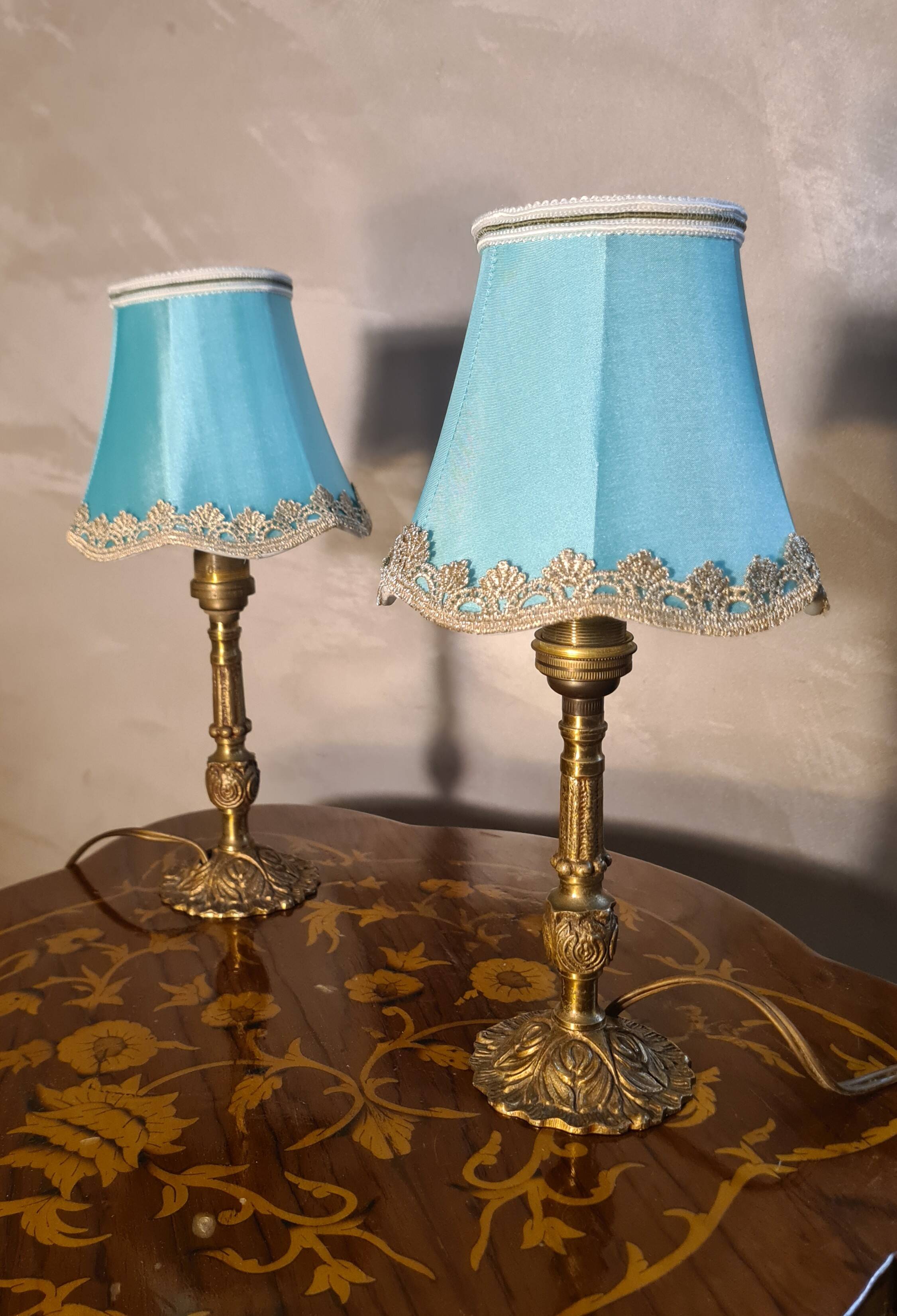 Paire de lampes chevet laiton et abat jour en satin 29x14