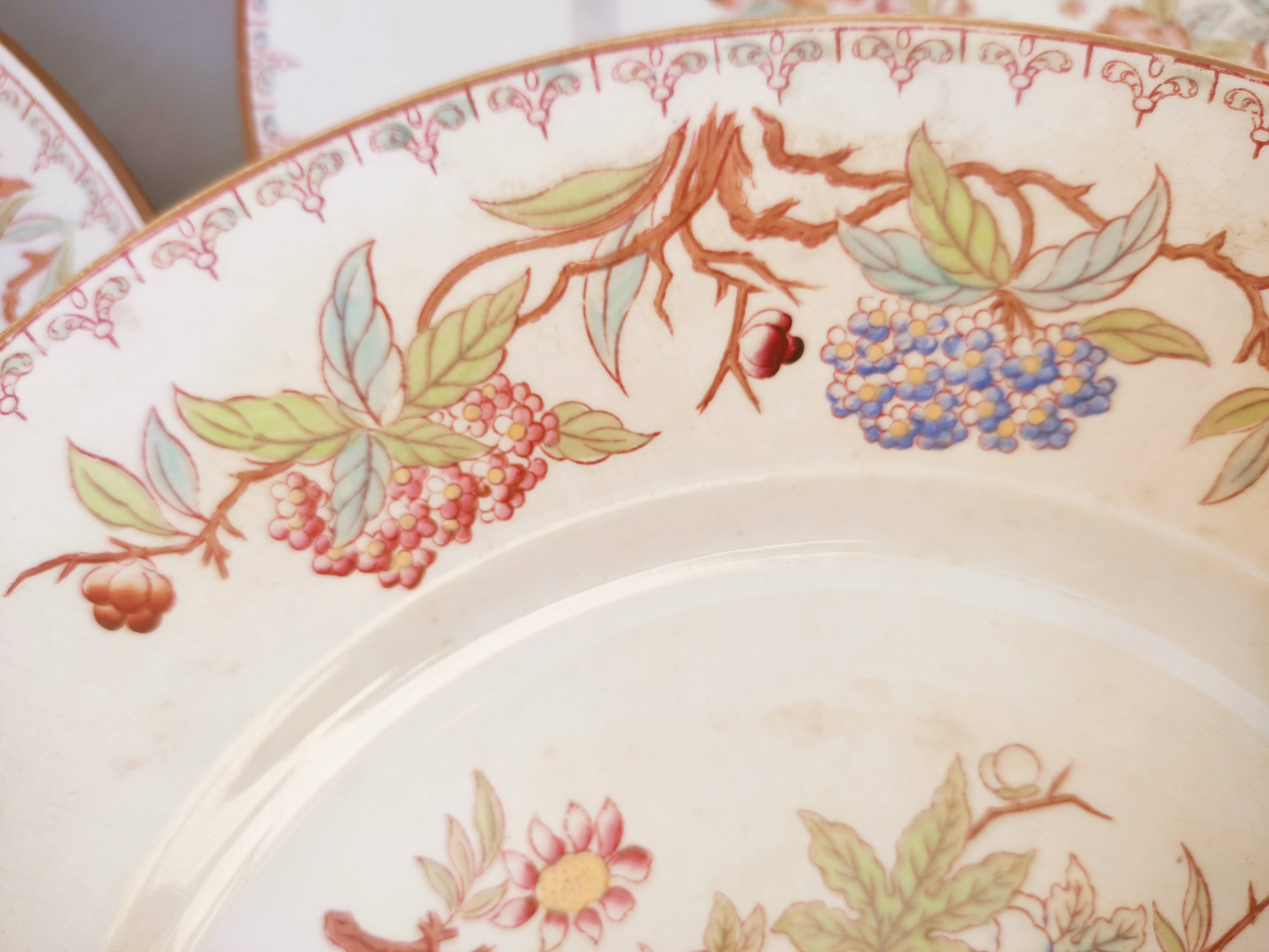 8 flat plates Sarreguemines décor Minton