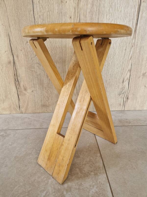 Tabouret pliant en pin - Design attribué à Adrian Reed ou encore Pierre Lota - 1980