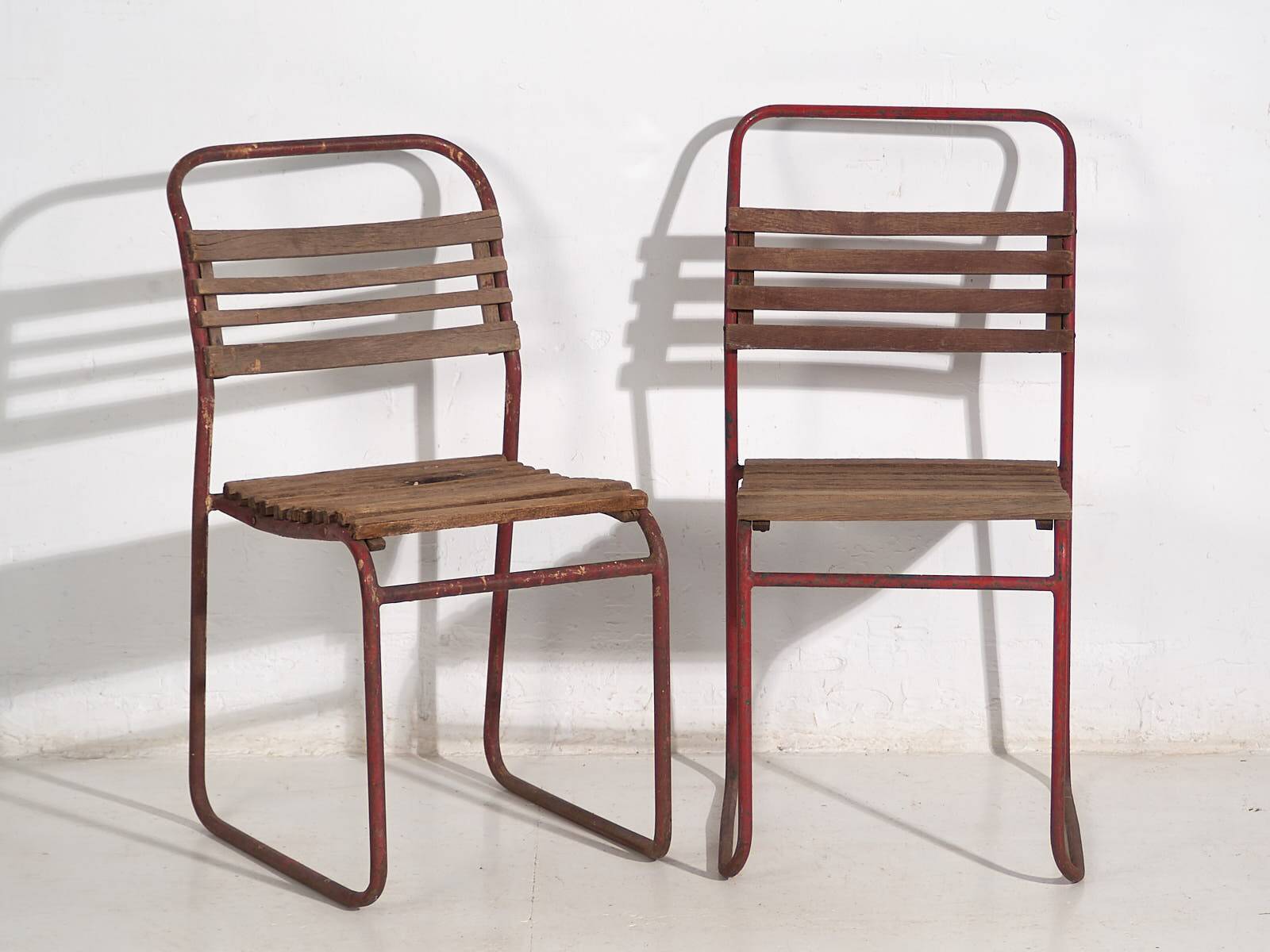 Antique red garden chairs (c.1920). Set of 2 pieces no. 16