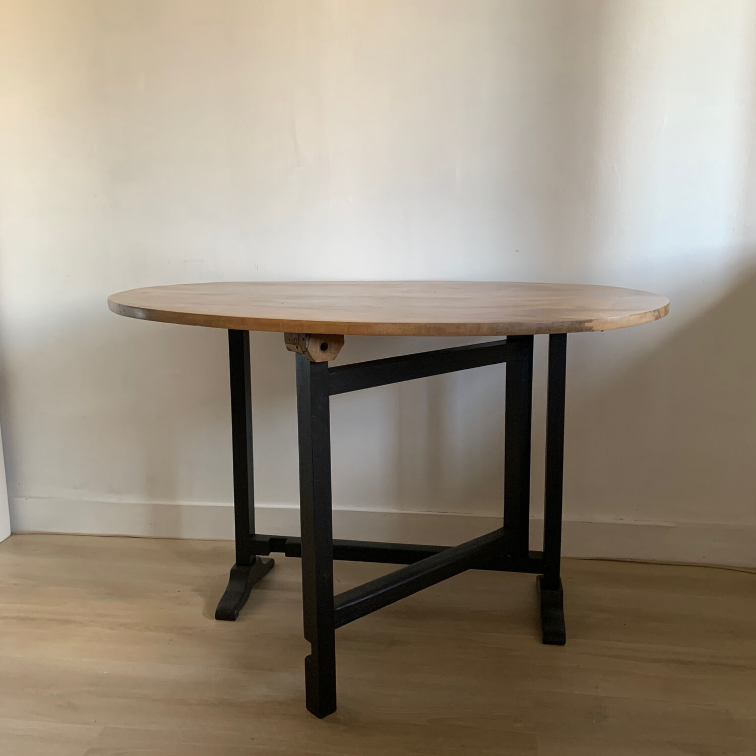 Walnut winegrower's table