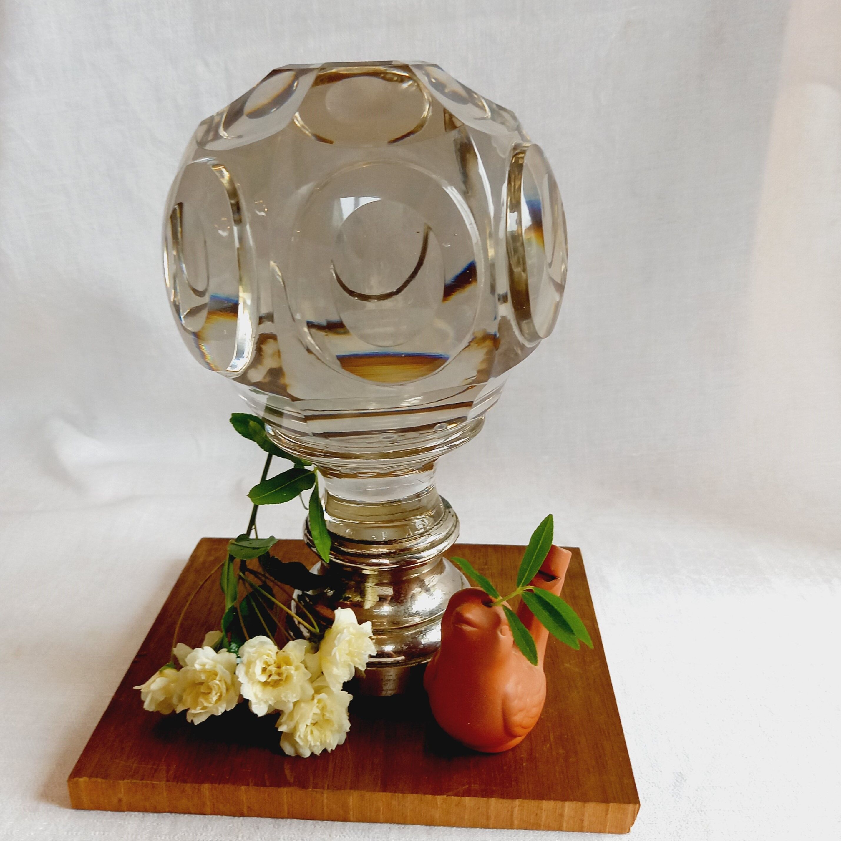 Crystal stairway ball