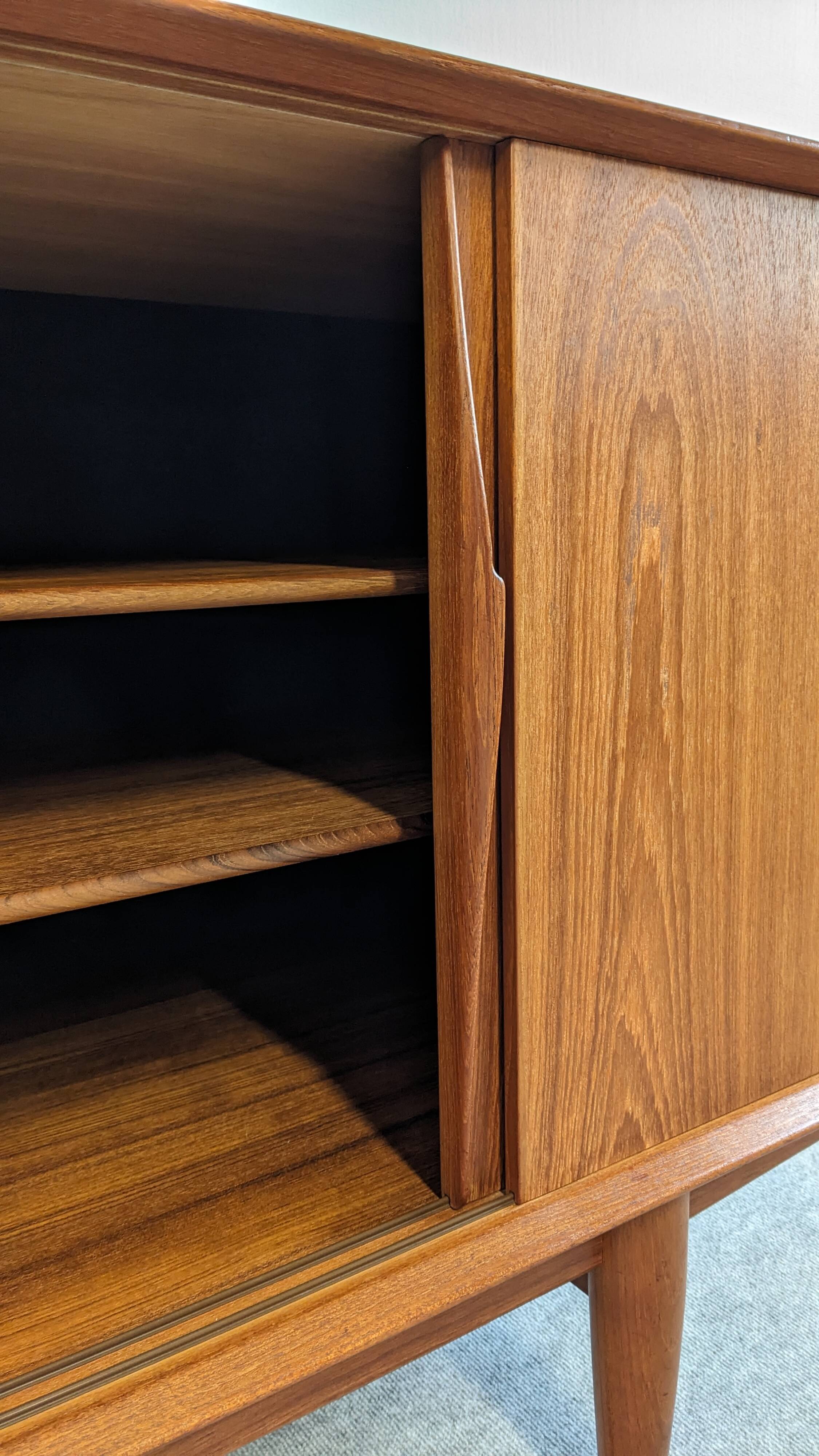 Modernist teak sideboard by Arne Vodder for Dyrlund 50s/60s