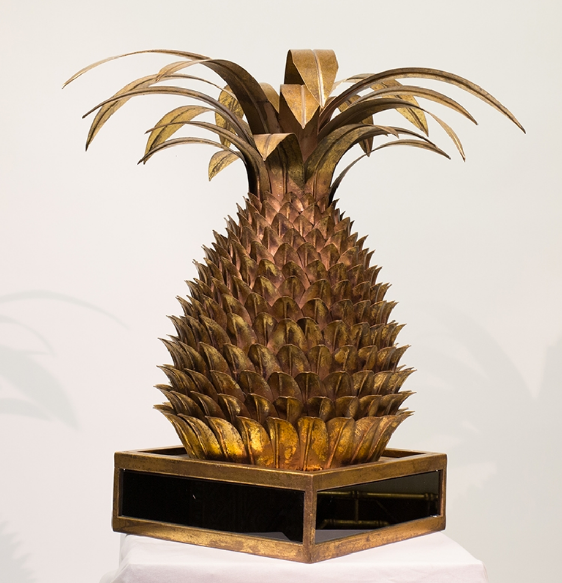 Pair of pineapple palm tree lamps