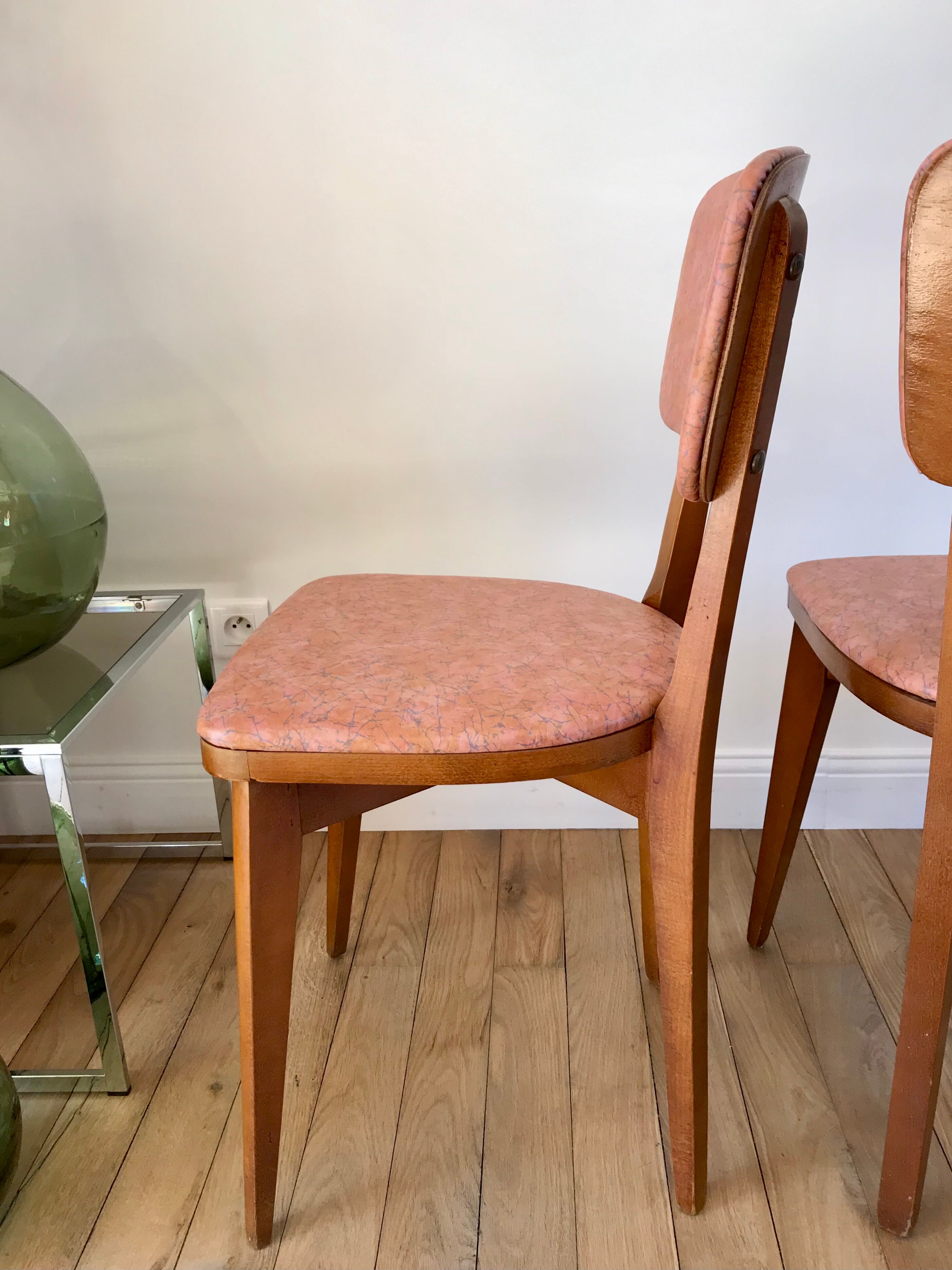 Set of 6 Scandinavian chairs in beech wood and pastel skaï 50s