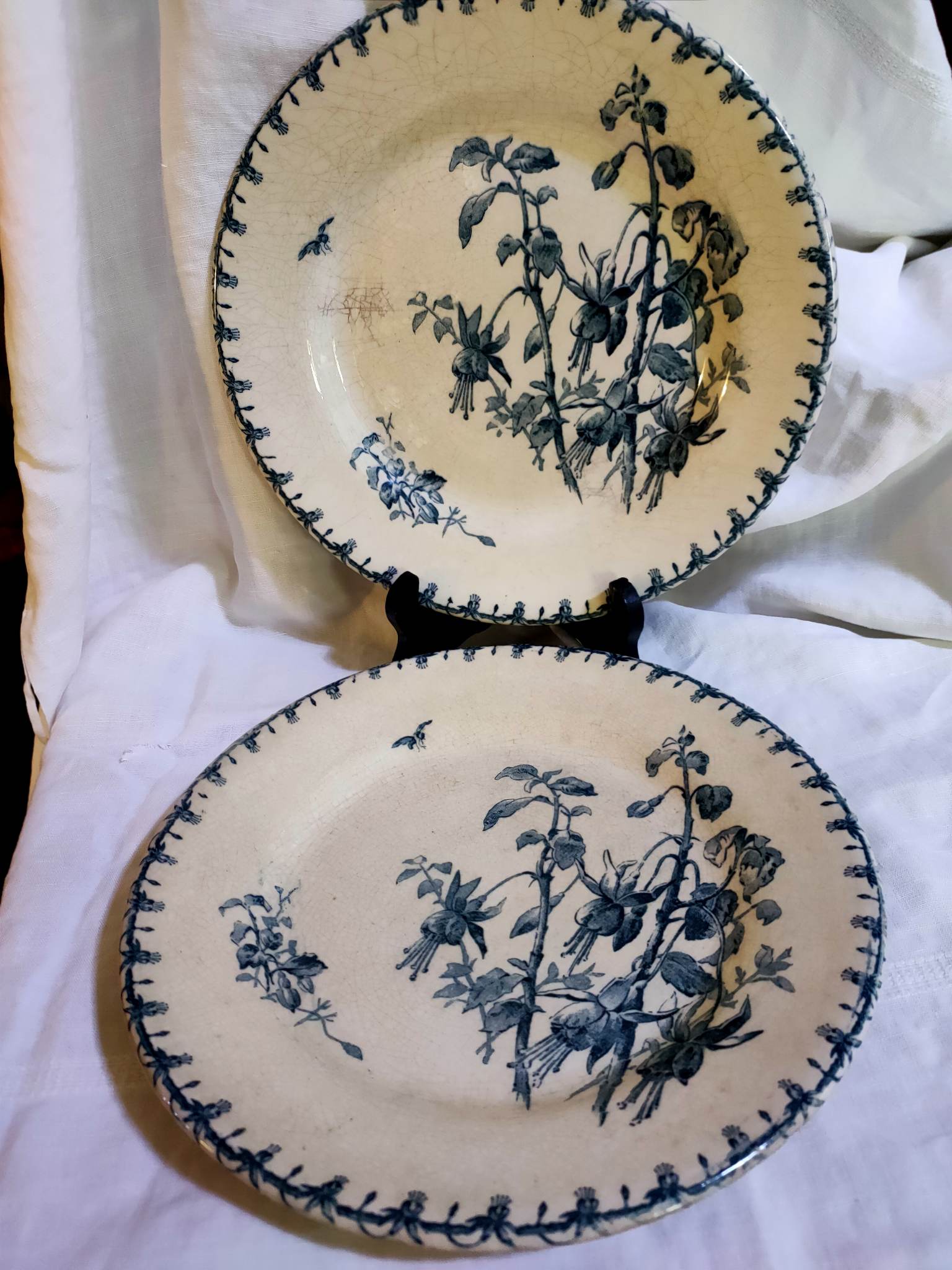 2 flat blue iron earth plates in Gien earthenware