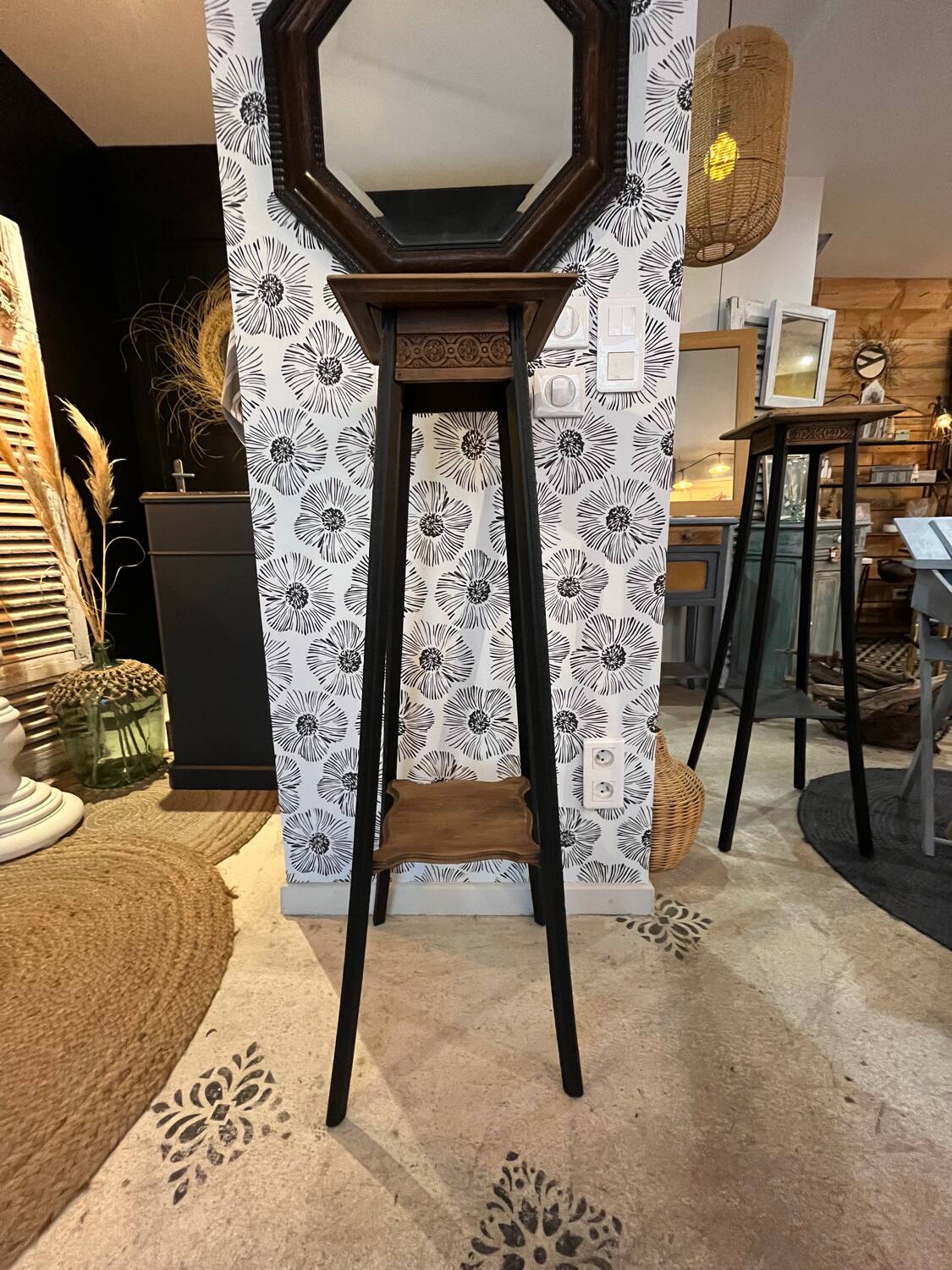 Celestine wooden plant holder