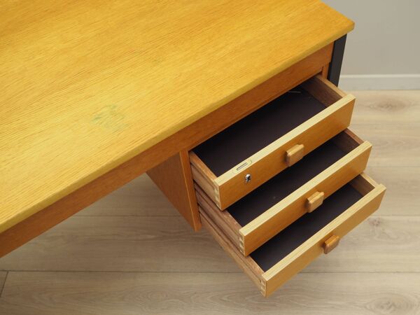 Bureau en frêne, design danois, années 1970, fabricant : Domino Møbler