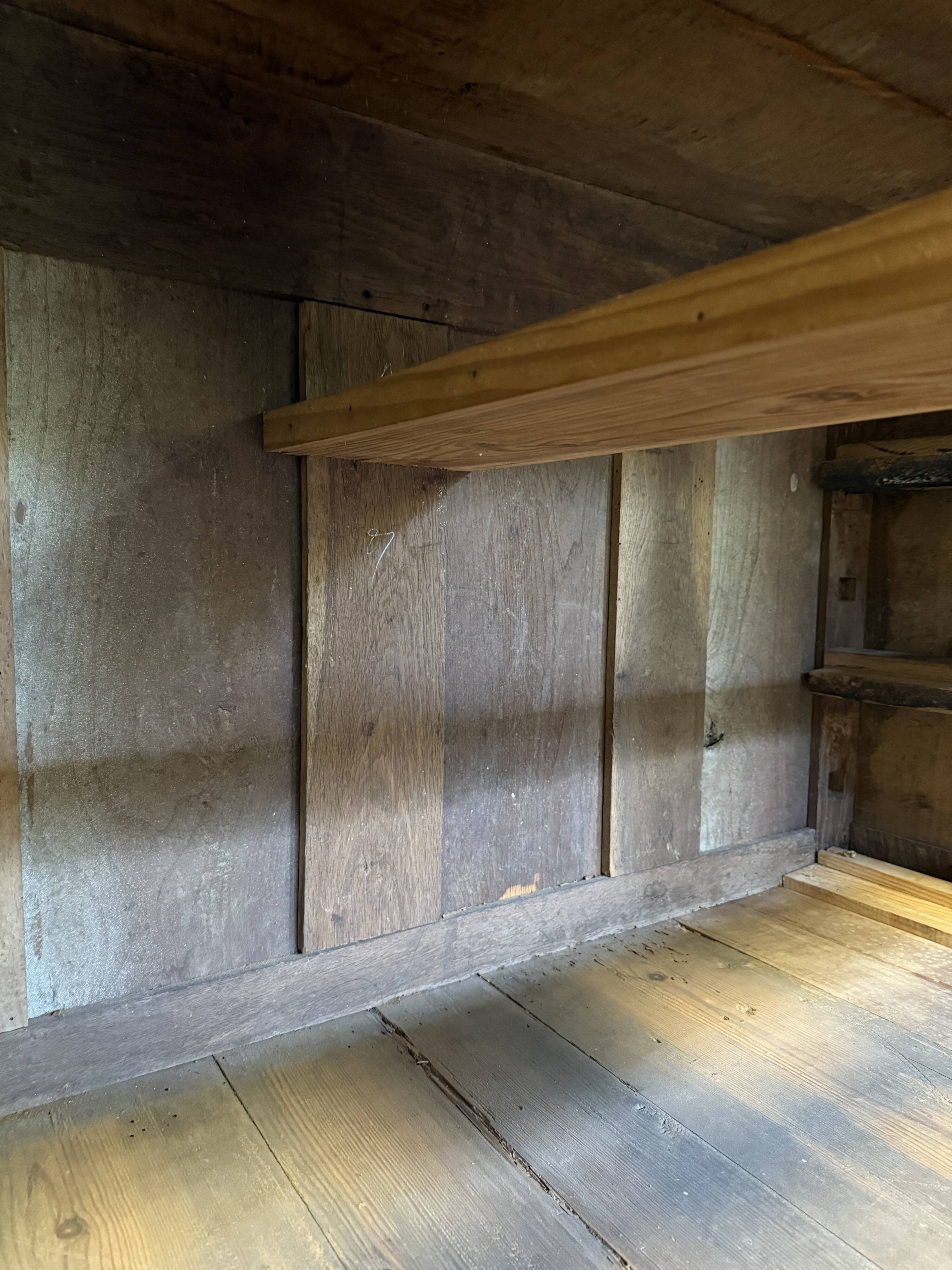 Louis XV curved chest of drawers