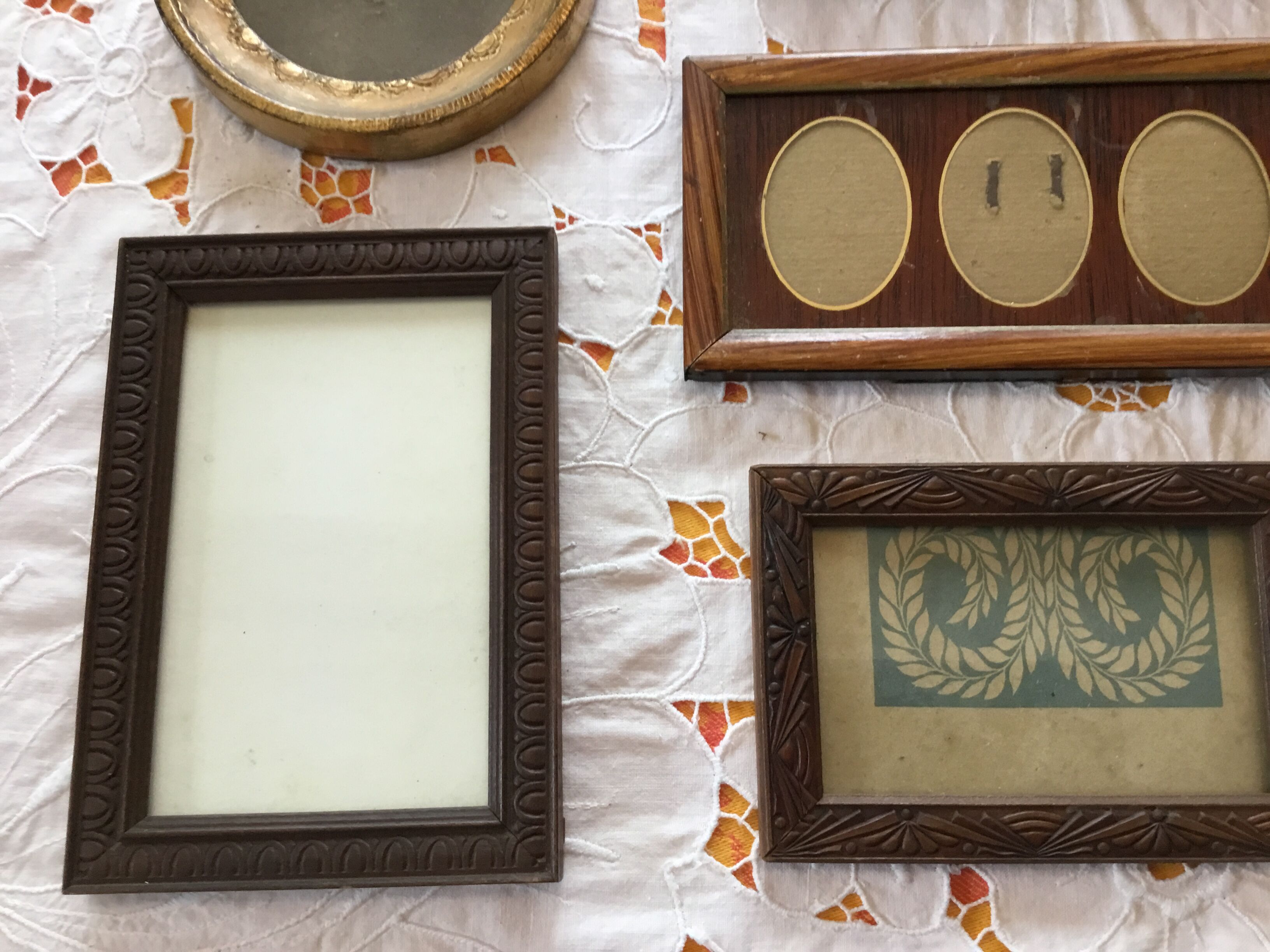 Lot of vintage wooden photo frames