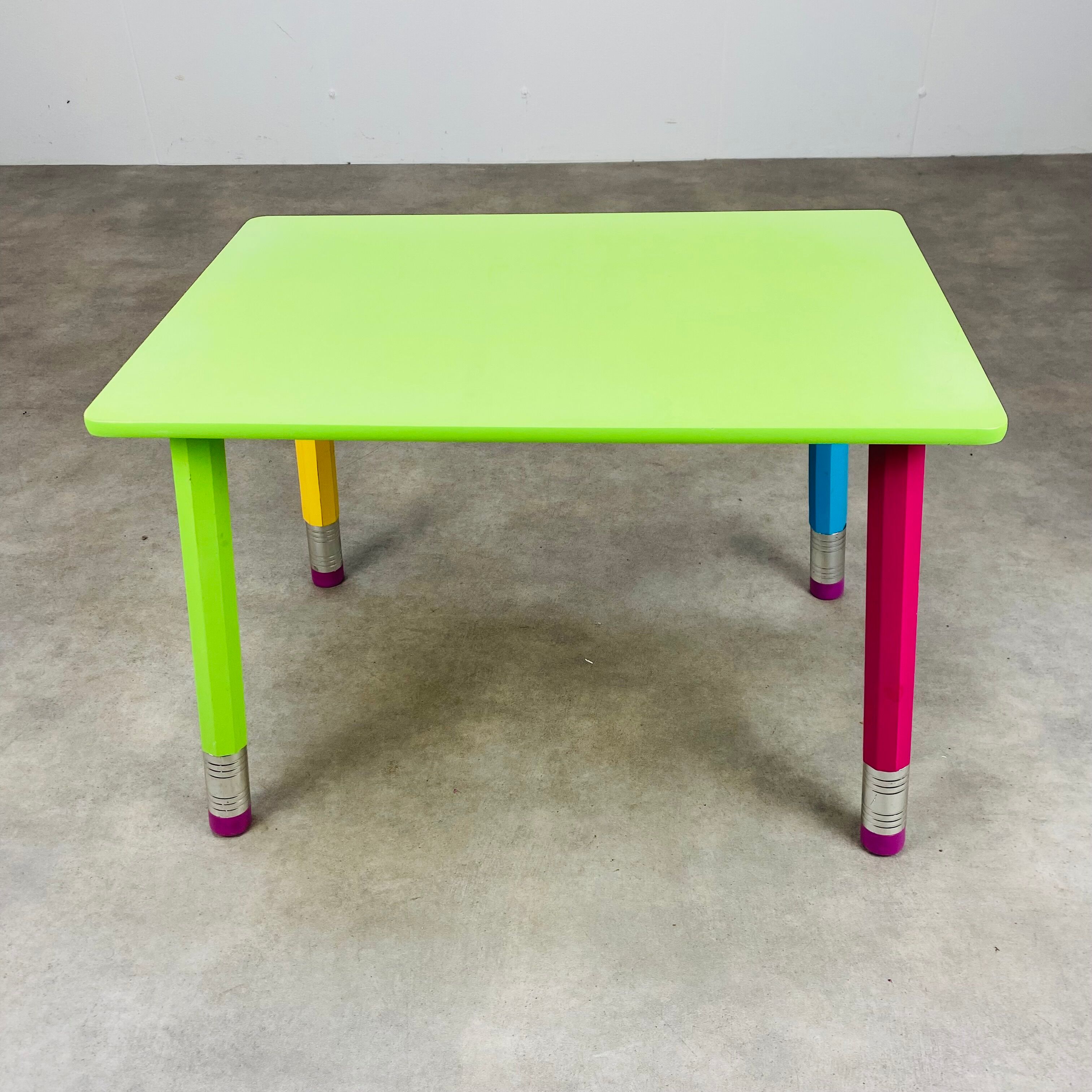 Pierre Sala desk and pencil chair for children