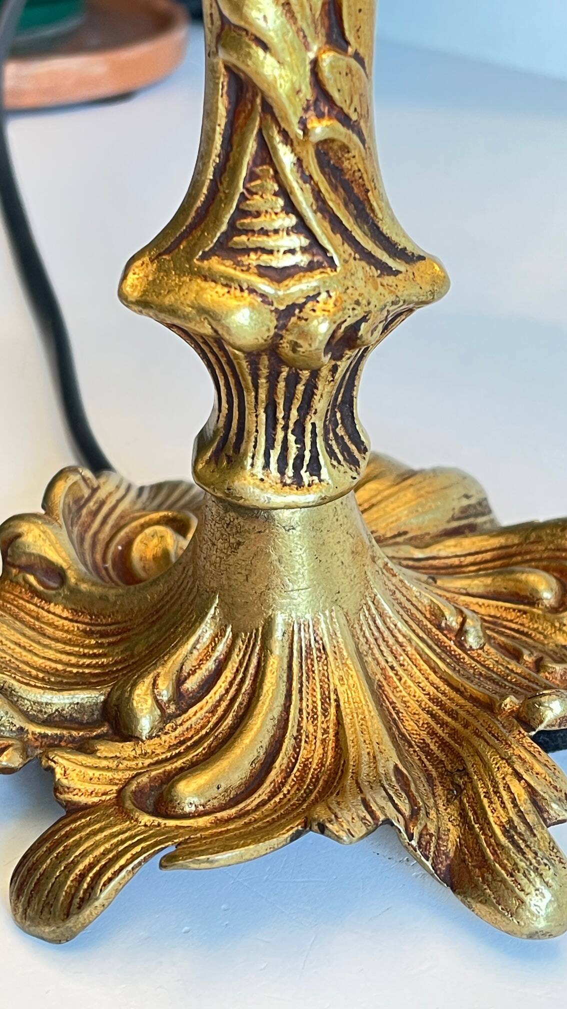 Chic bronze lamp with vintage gold patina