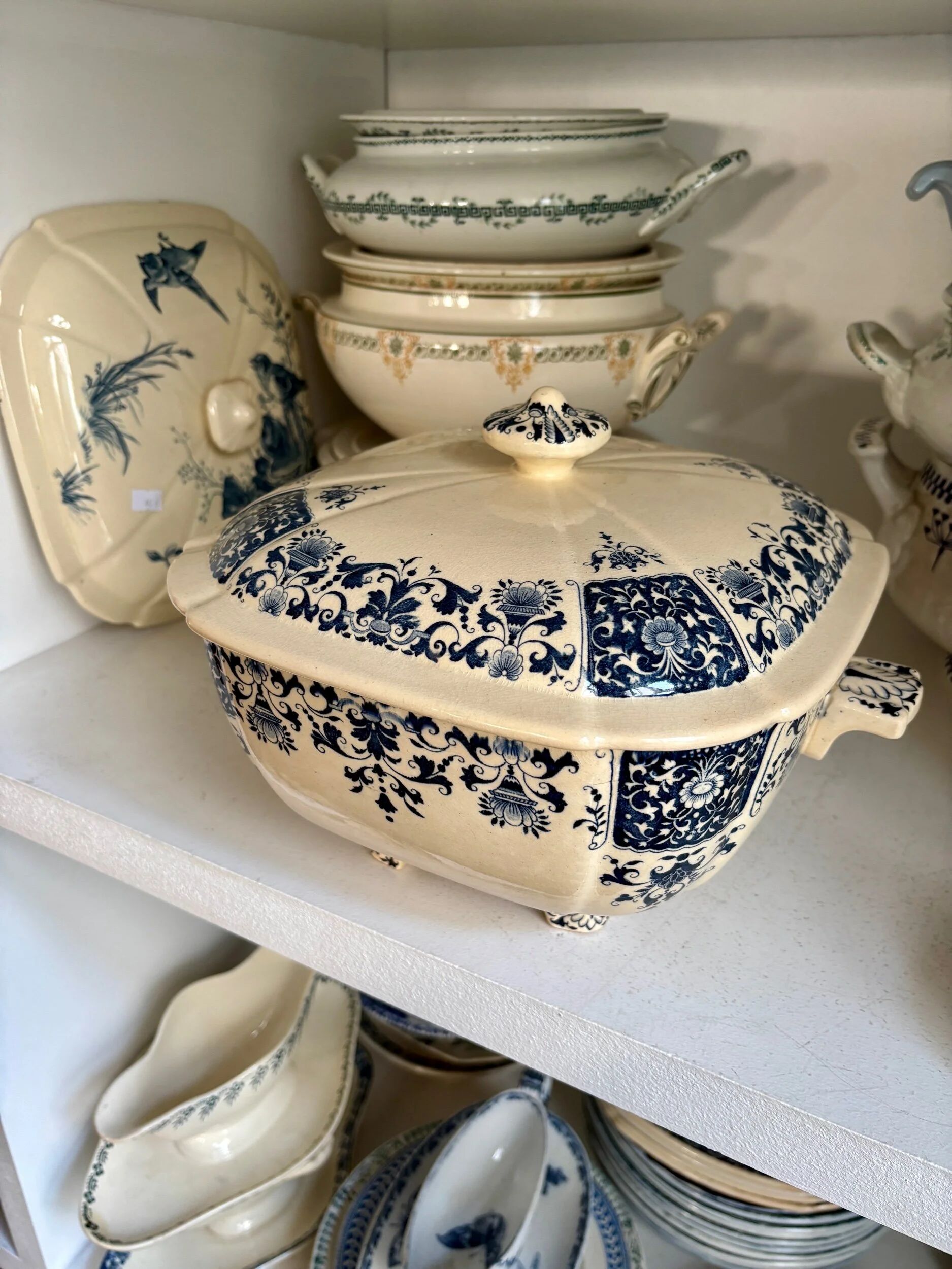Gien ironstone soup tureen, "Blue Ibis" service.