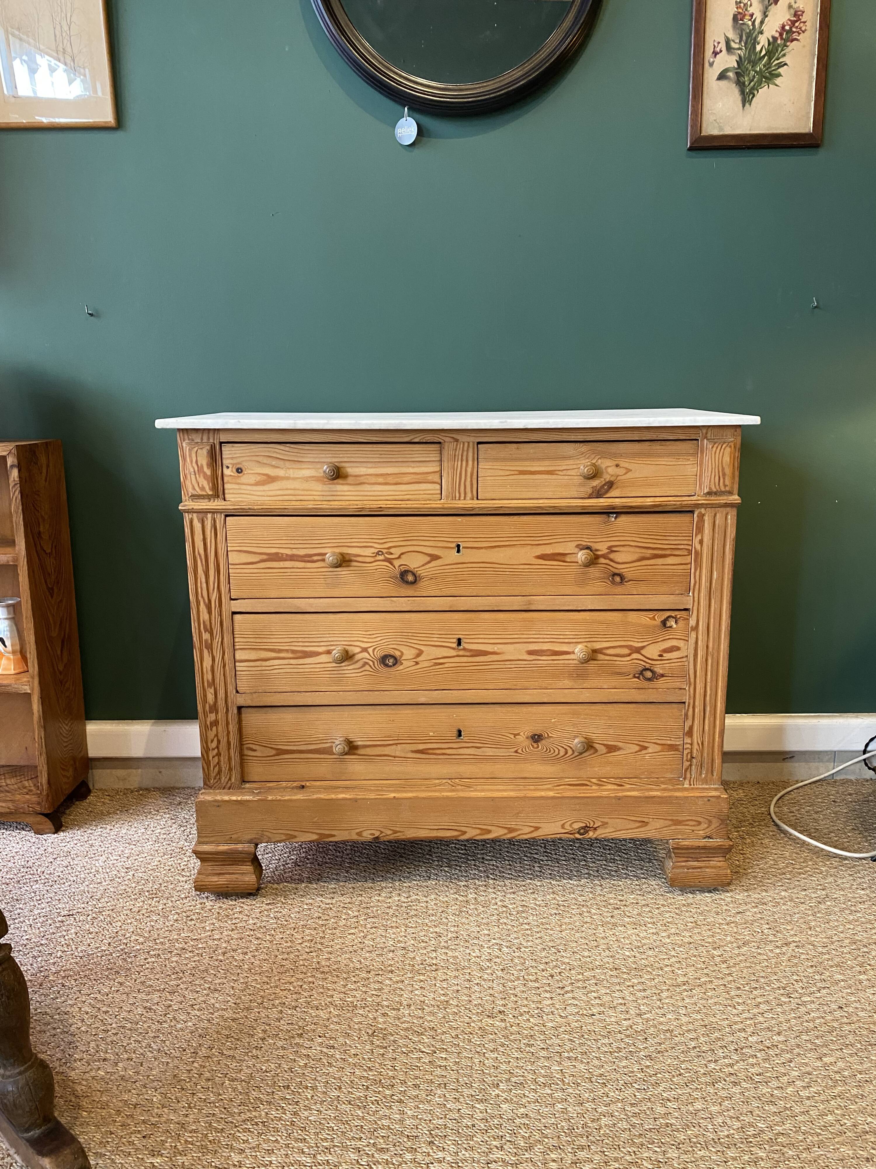 Antique chest of drawers in pitch pine, circa 1900