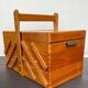 Travailleuse de table vintage