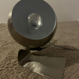 Adjustable eyeball table lamp