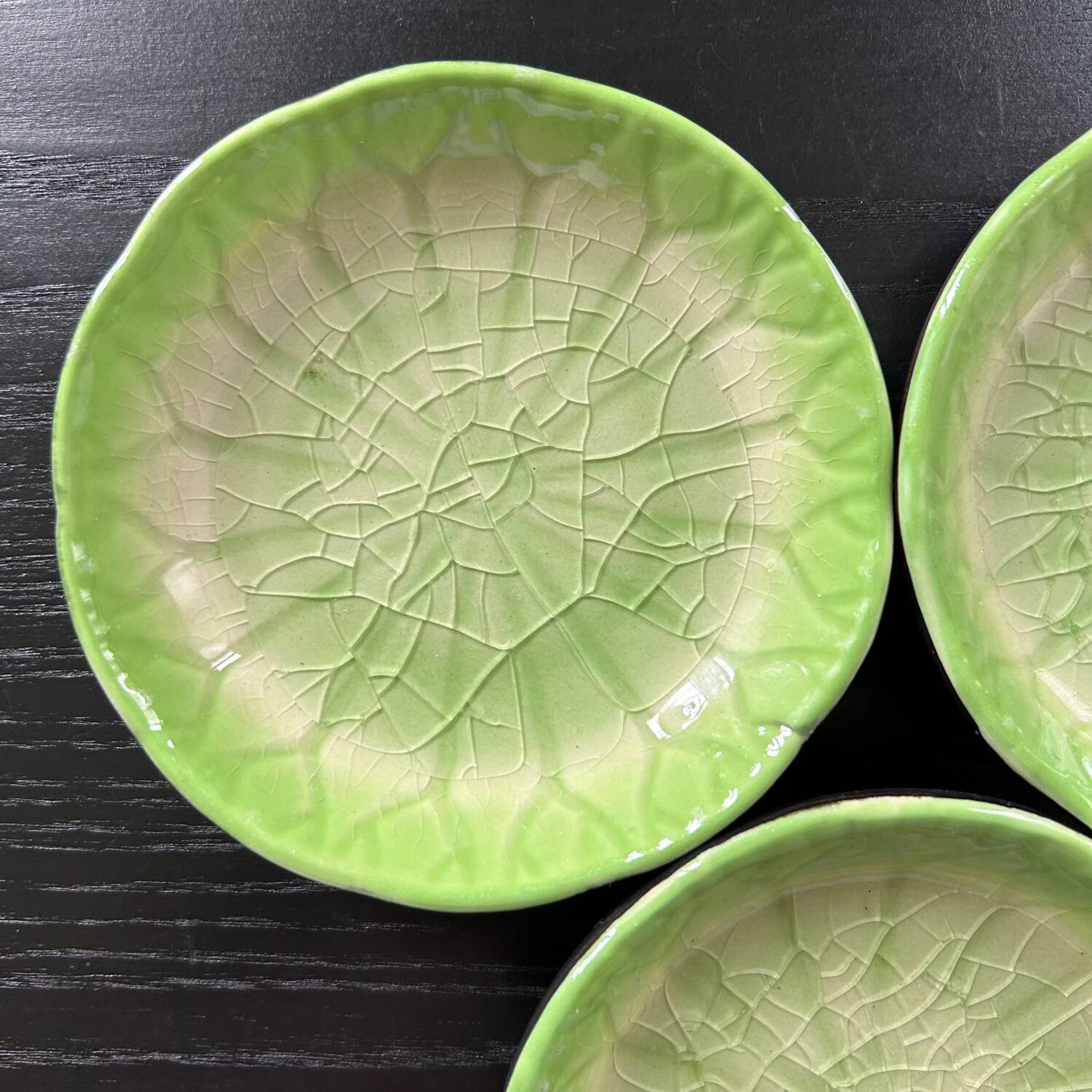 Set of 3 cracked cups