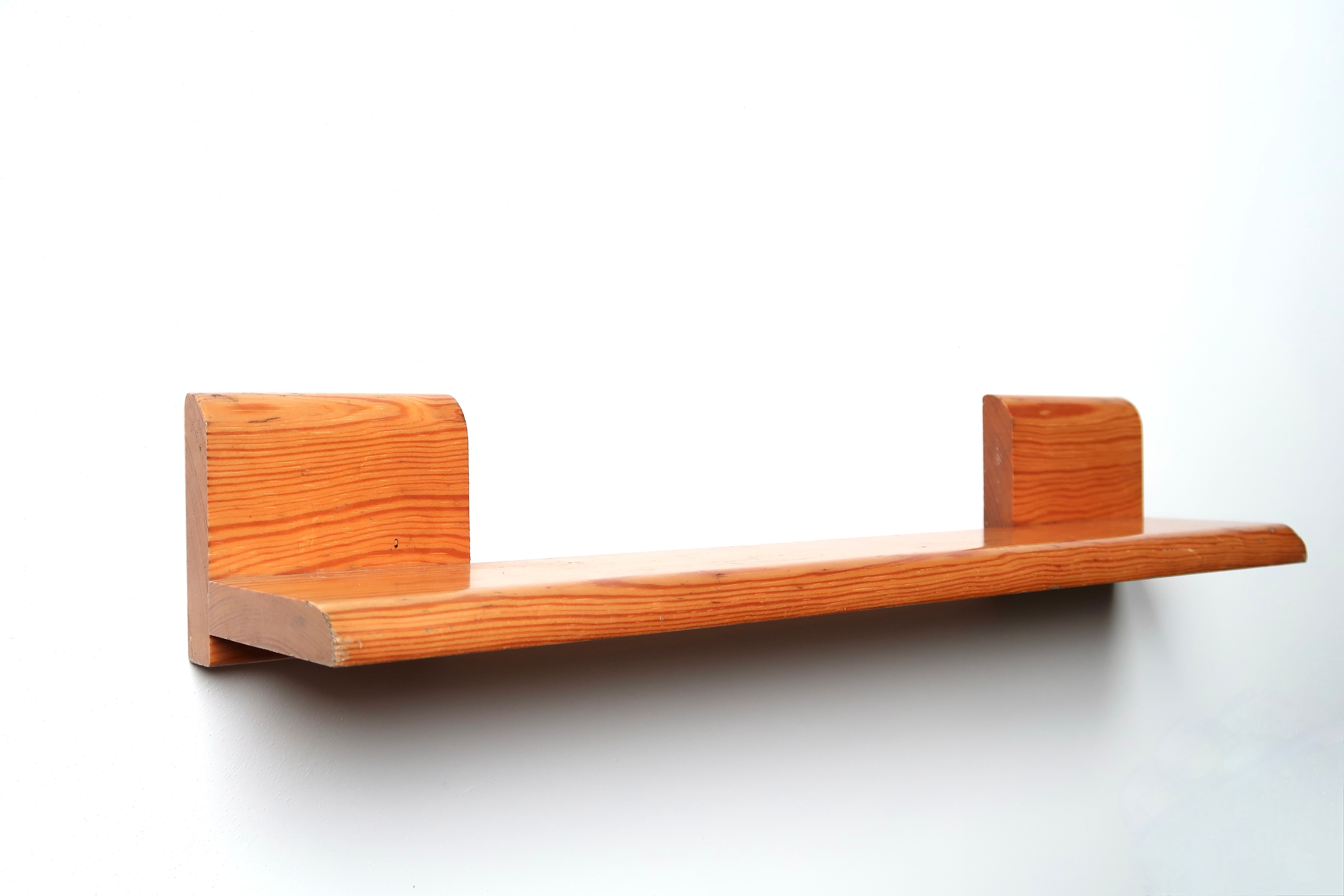 Etagère en bois blond, années 70
