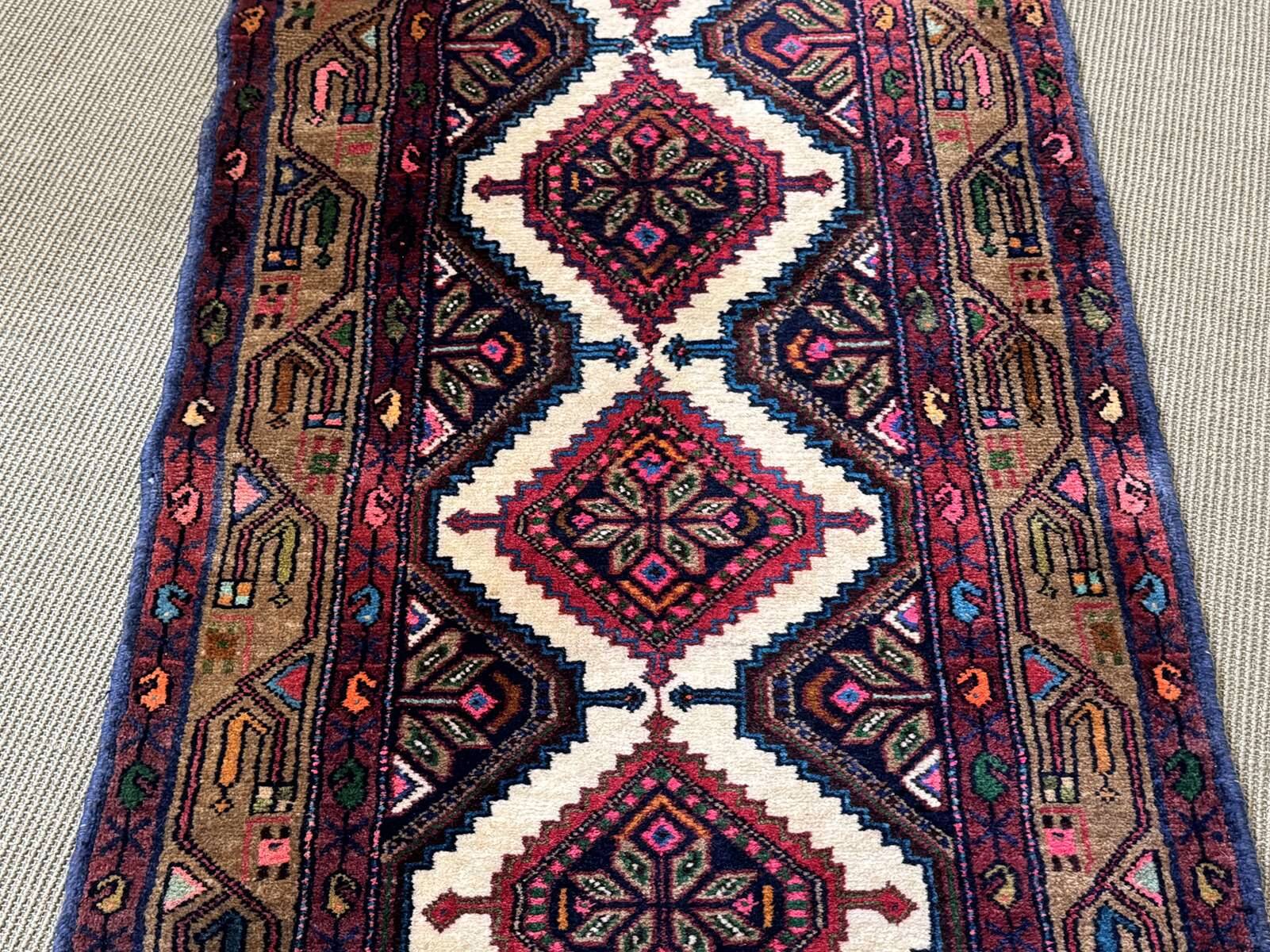 Tapis iranien en laine fait main