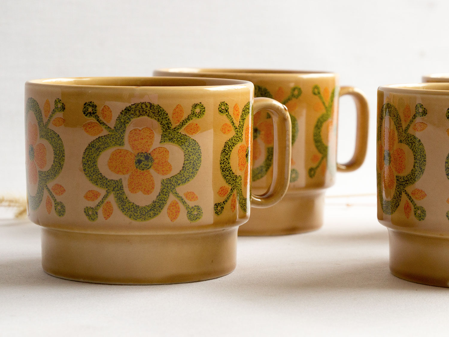 Lot of 4 Pagnossin cups