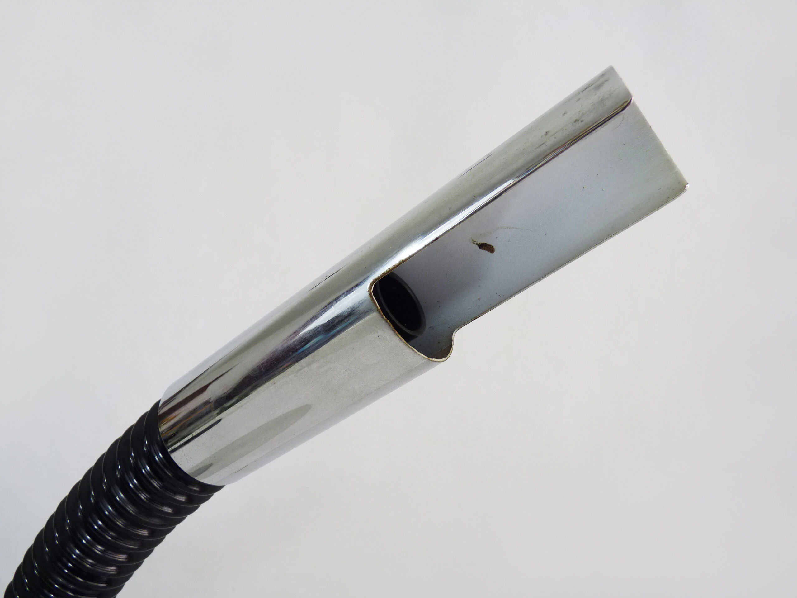 Italian flexible desk lamp Targetti Sankey by E Belinni chrome metal. Year 70